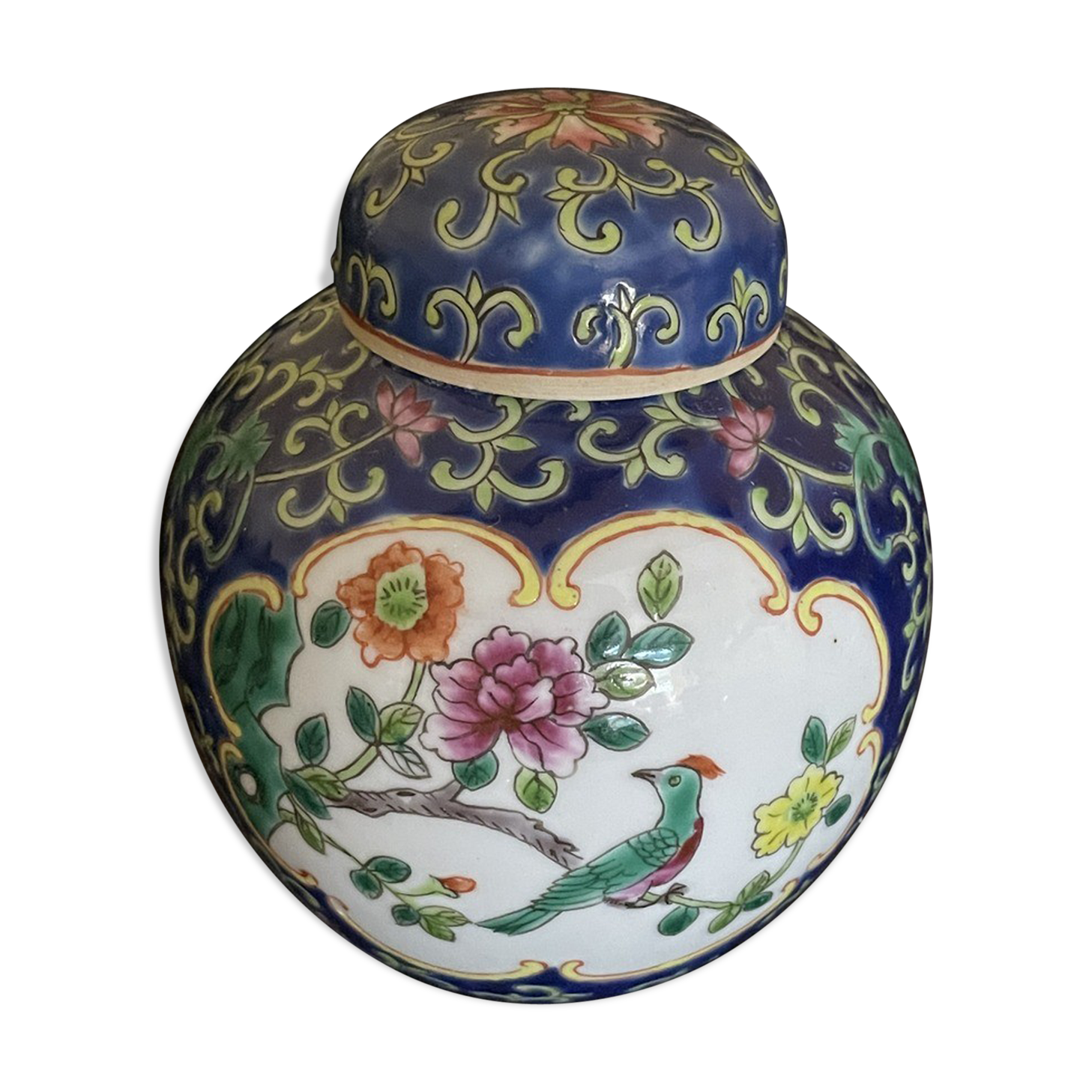 Porcelain tea pot