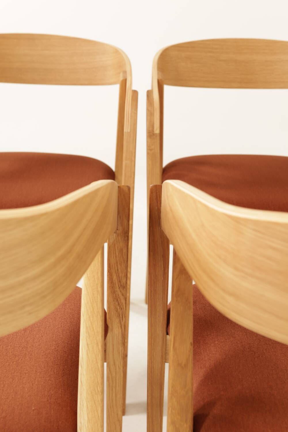 Set of 6 Dining Chairs – Natural Oak & Terracota Upholstery