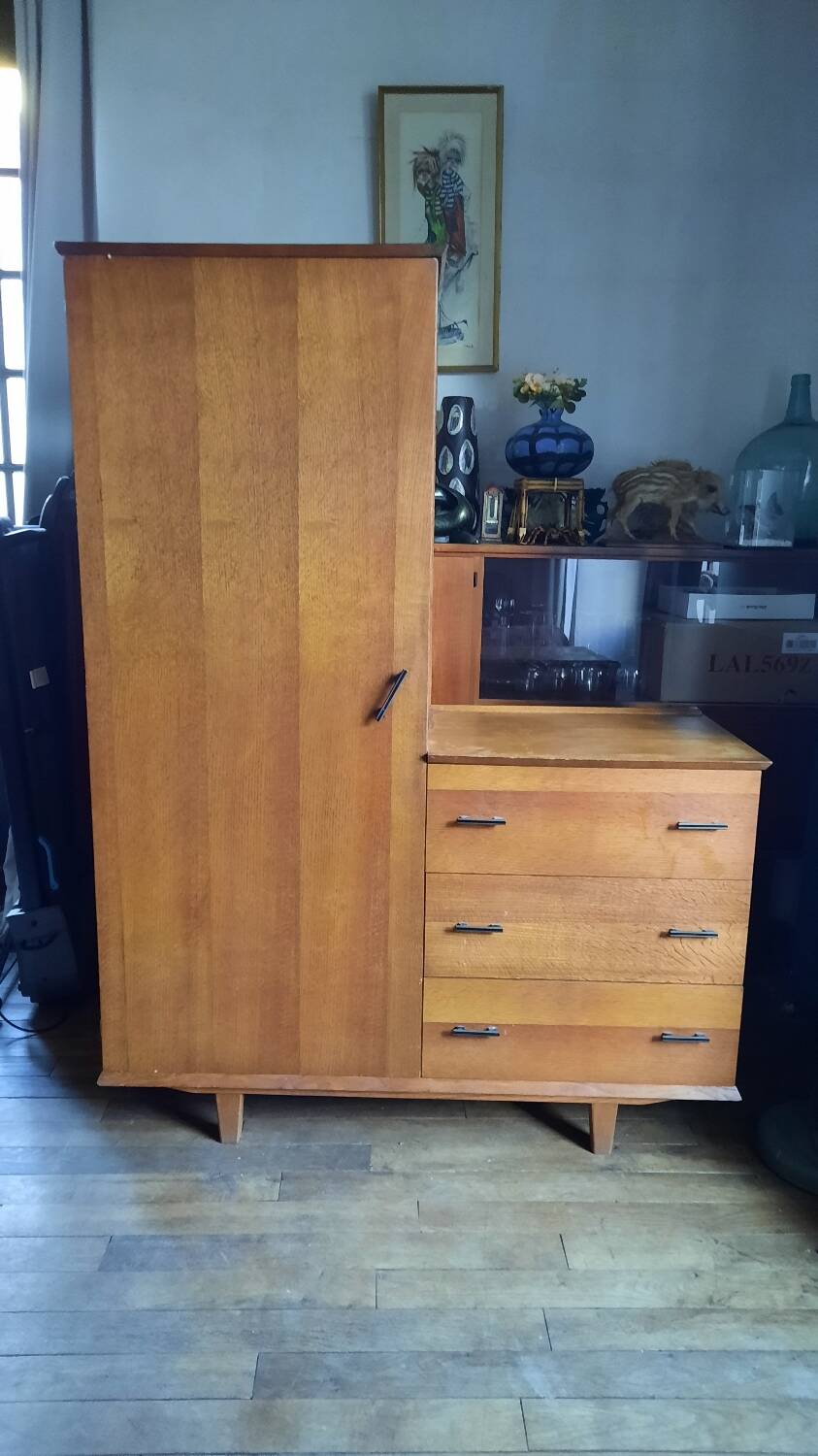Armoire asymétrique