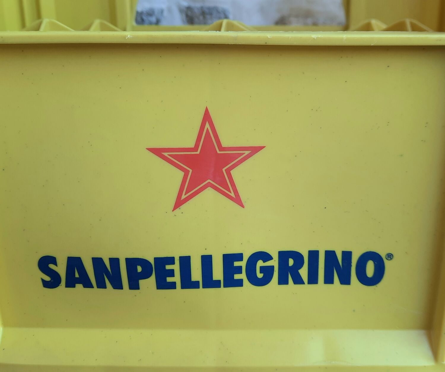 Plastic bottle locker