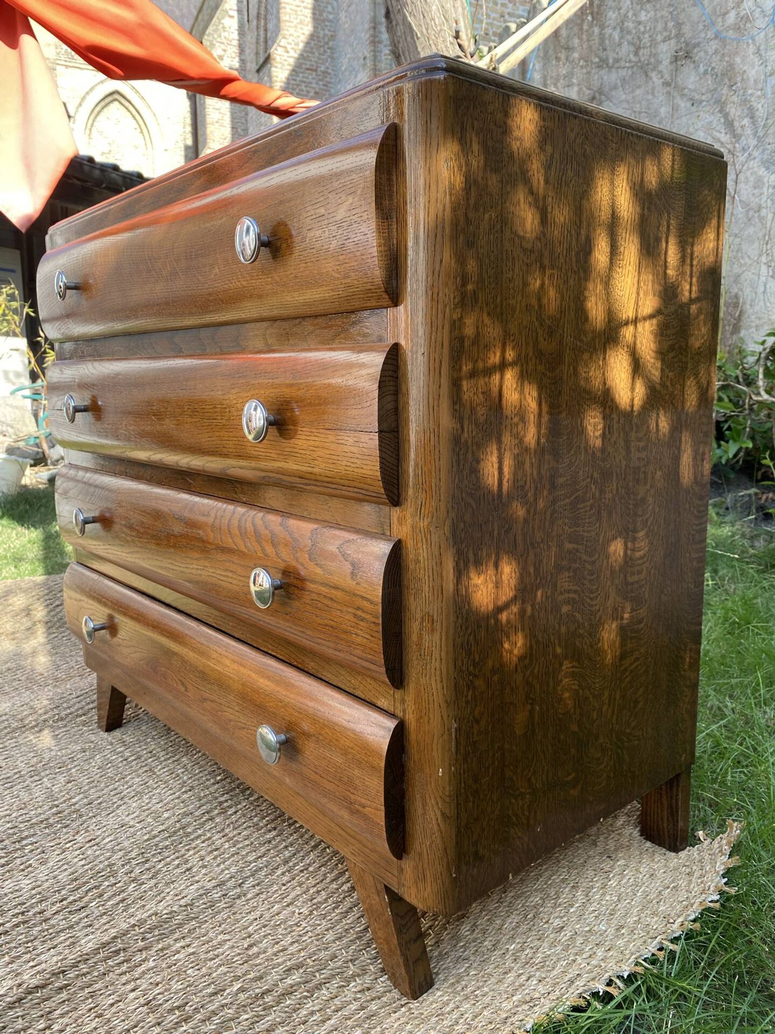 Compass leg chest of drawers