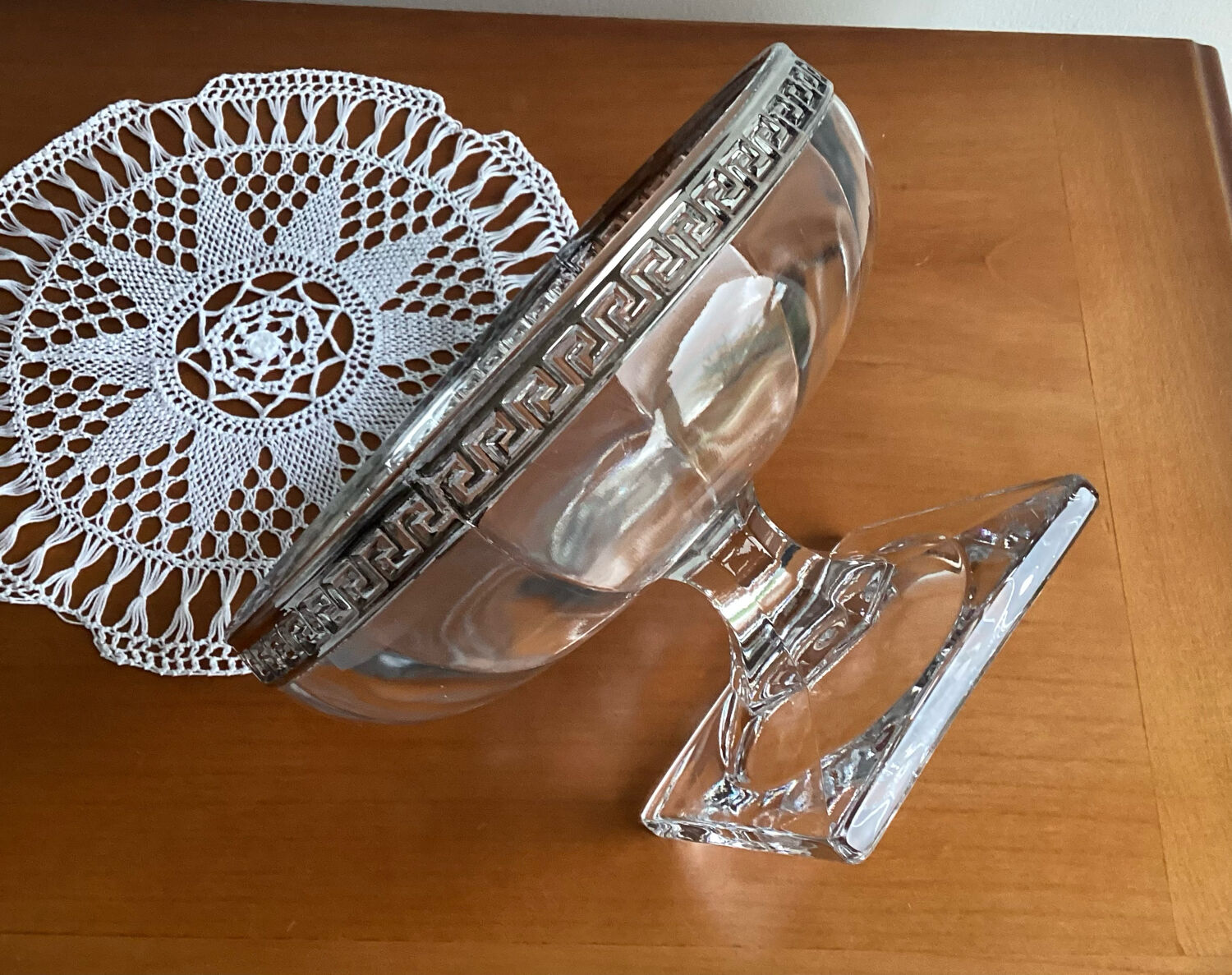 Standing cut square glass base