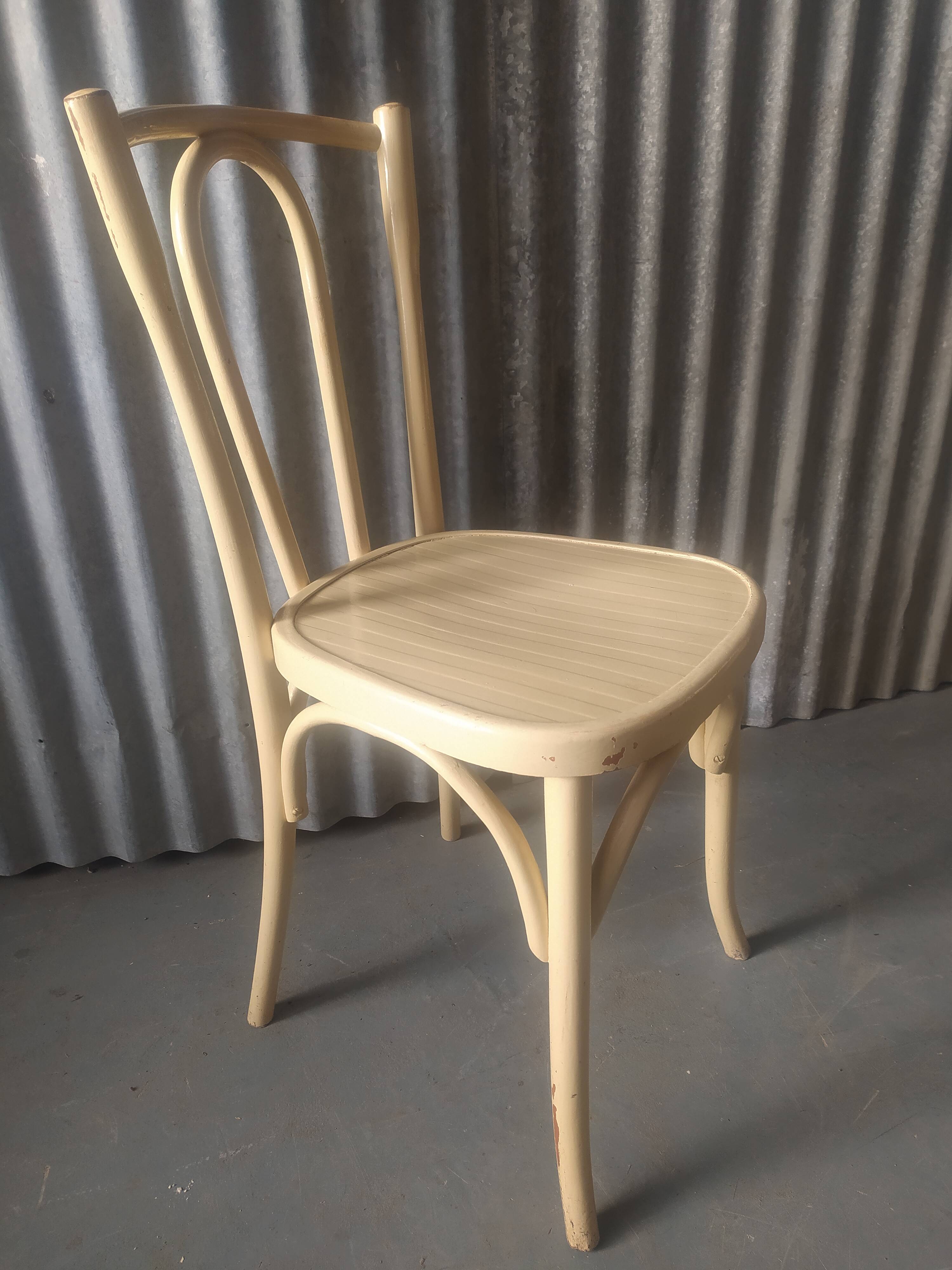 Taxhel curved wooden bistro chair