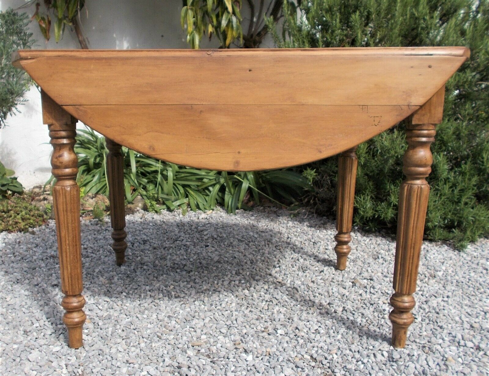 Table victorienne antique