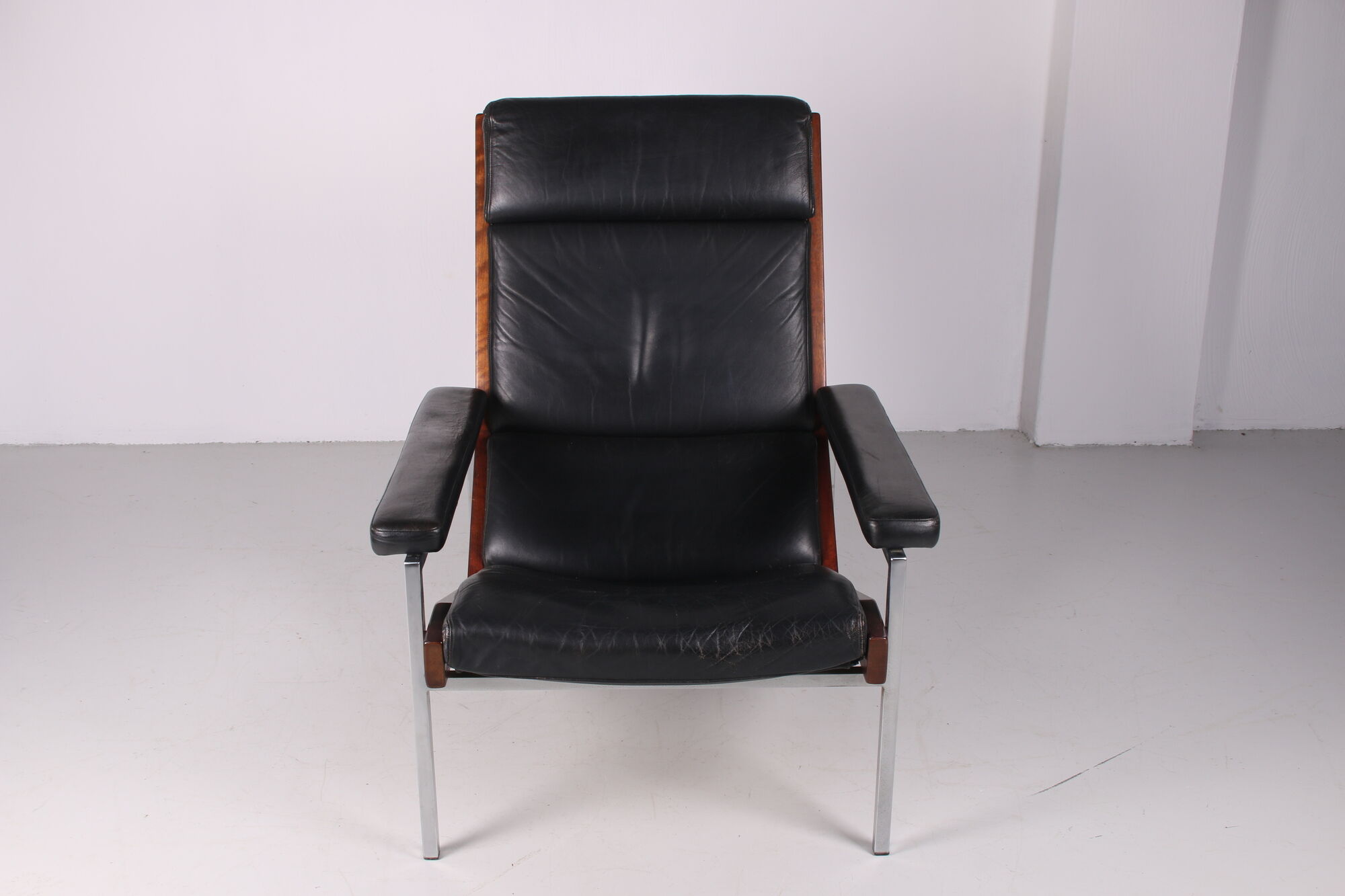 Rosewood and Leather Lotus chair by Rob Perry for 't Spectrum, 1960