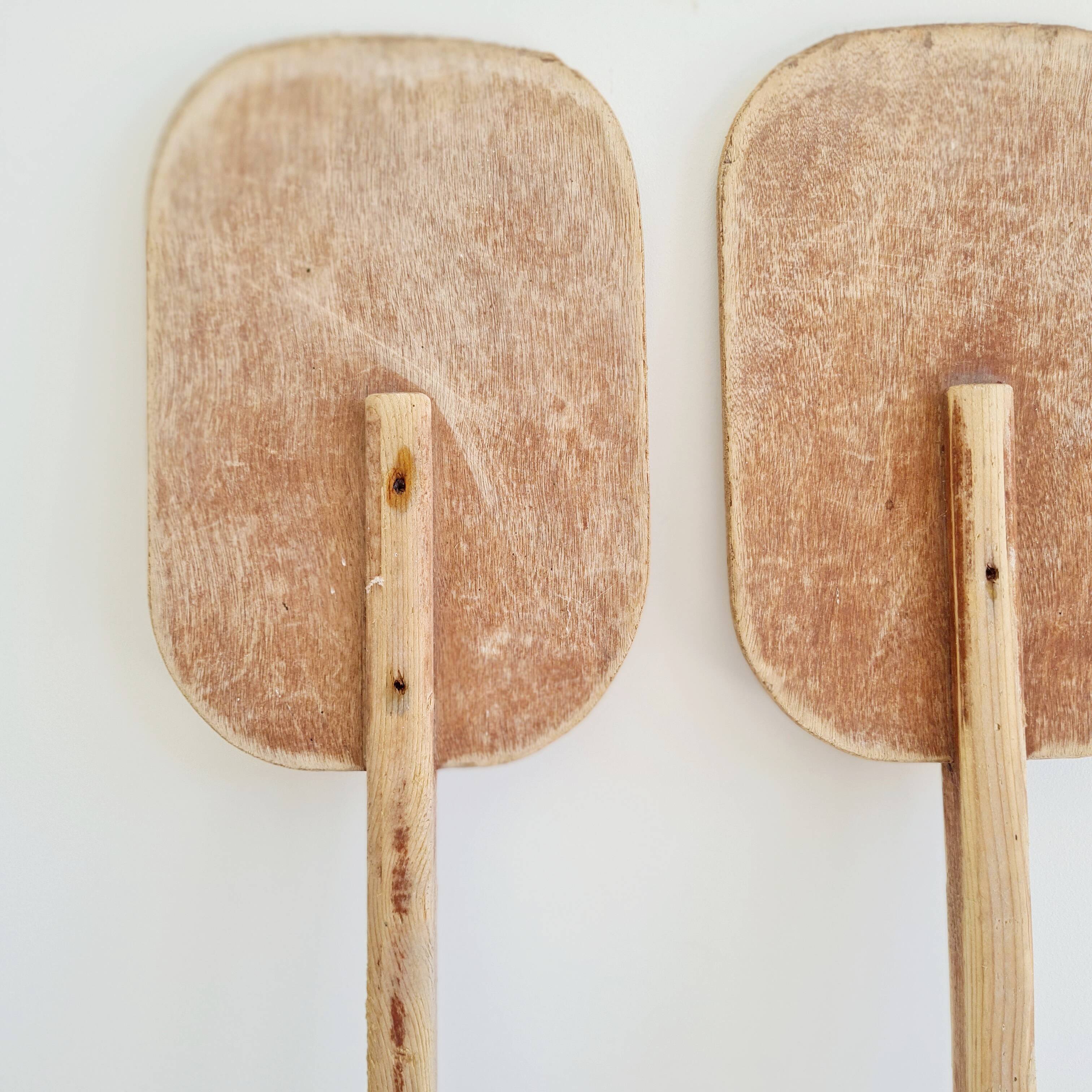 Paire de pagaies en bois