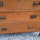 Commode des années 50 en chêne massif 3 tiroirs  pieds coniques