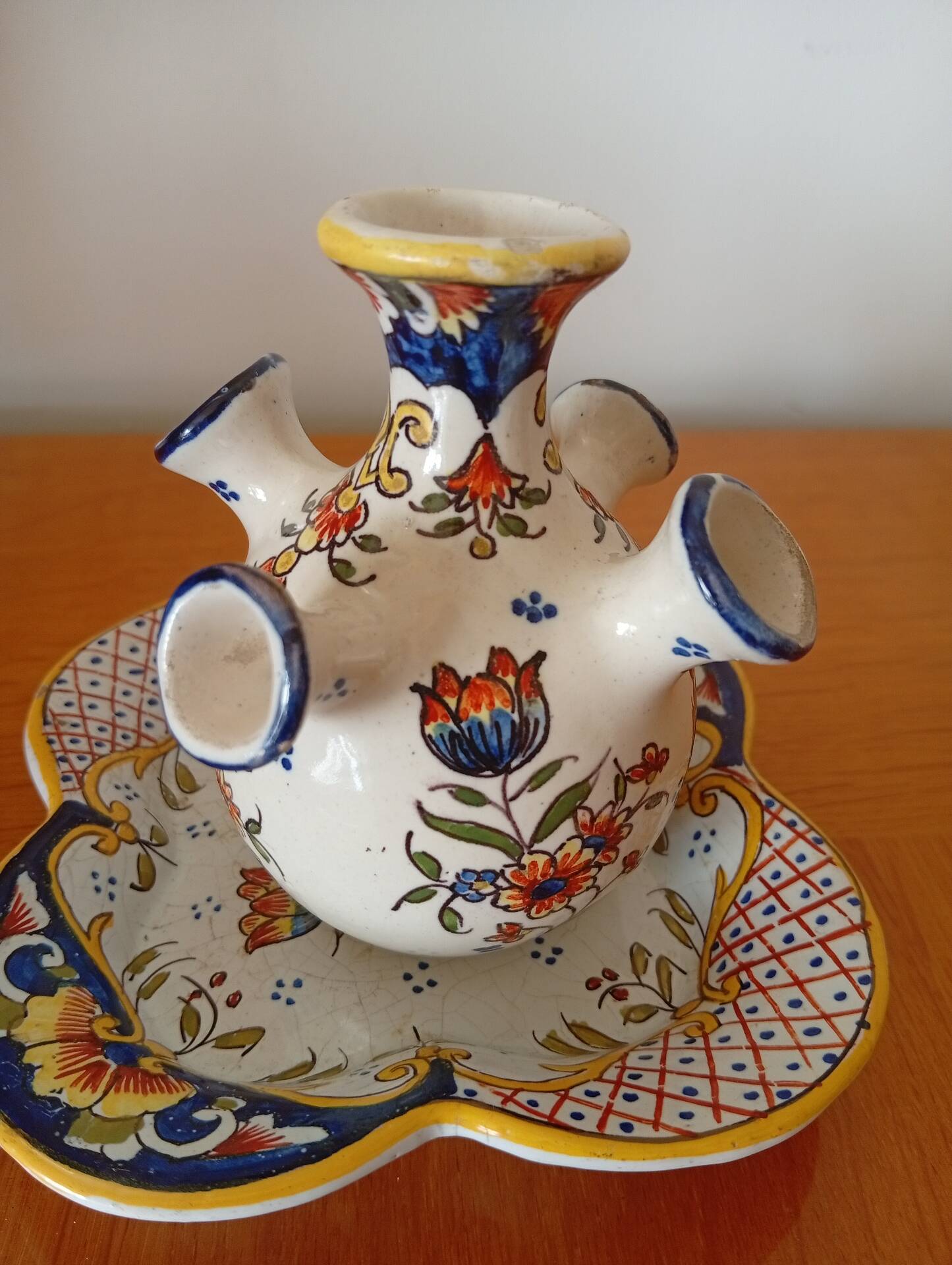 Rare tulipière / bouquetière en faïence de Vichy