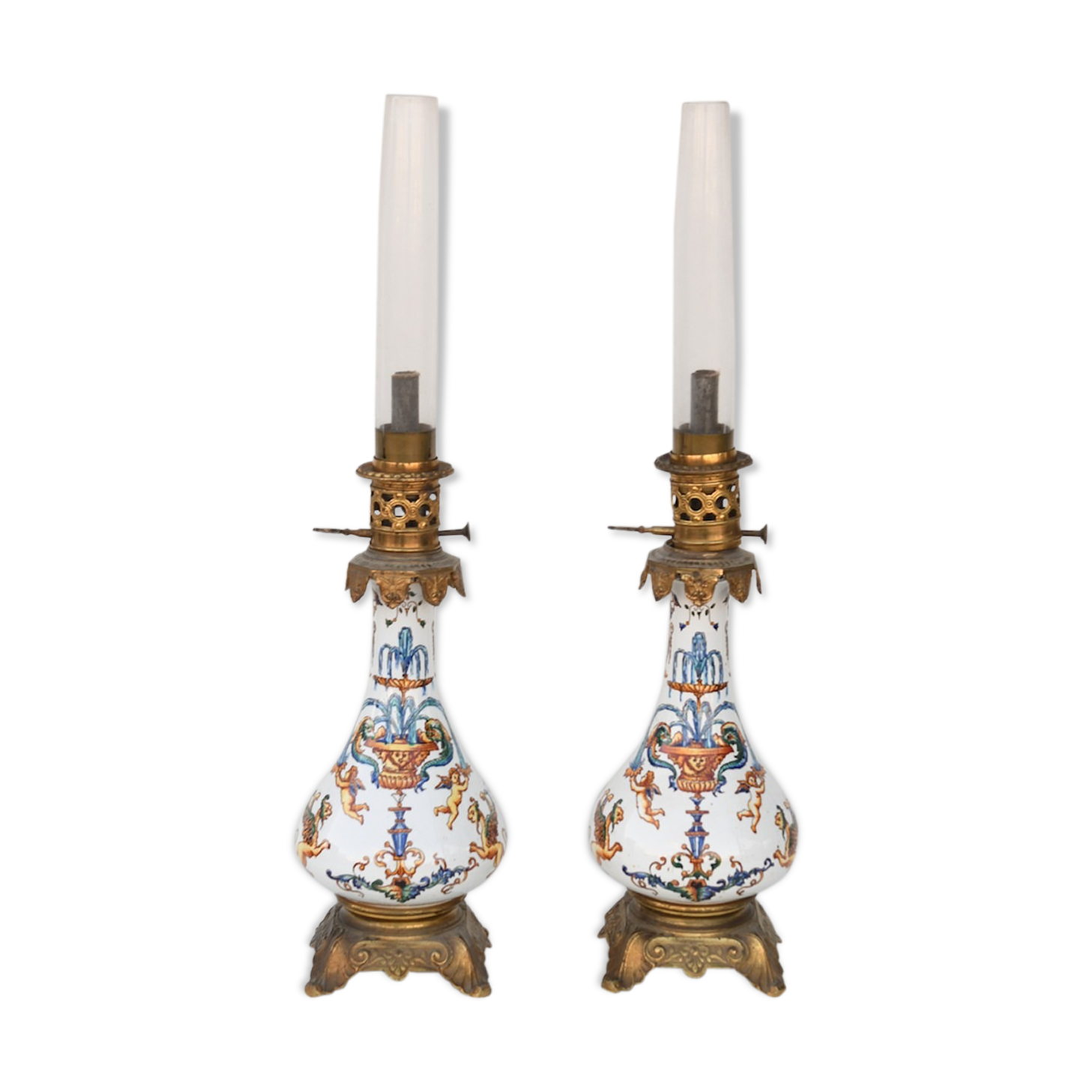 Paire de lampes à pétrole en faience de Gien