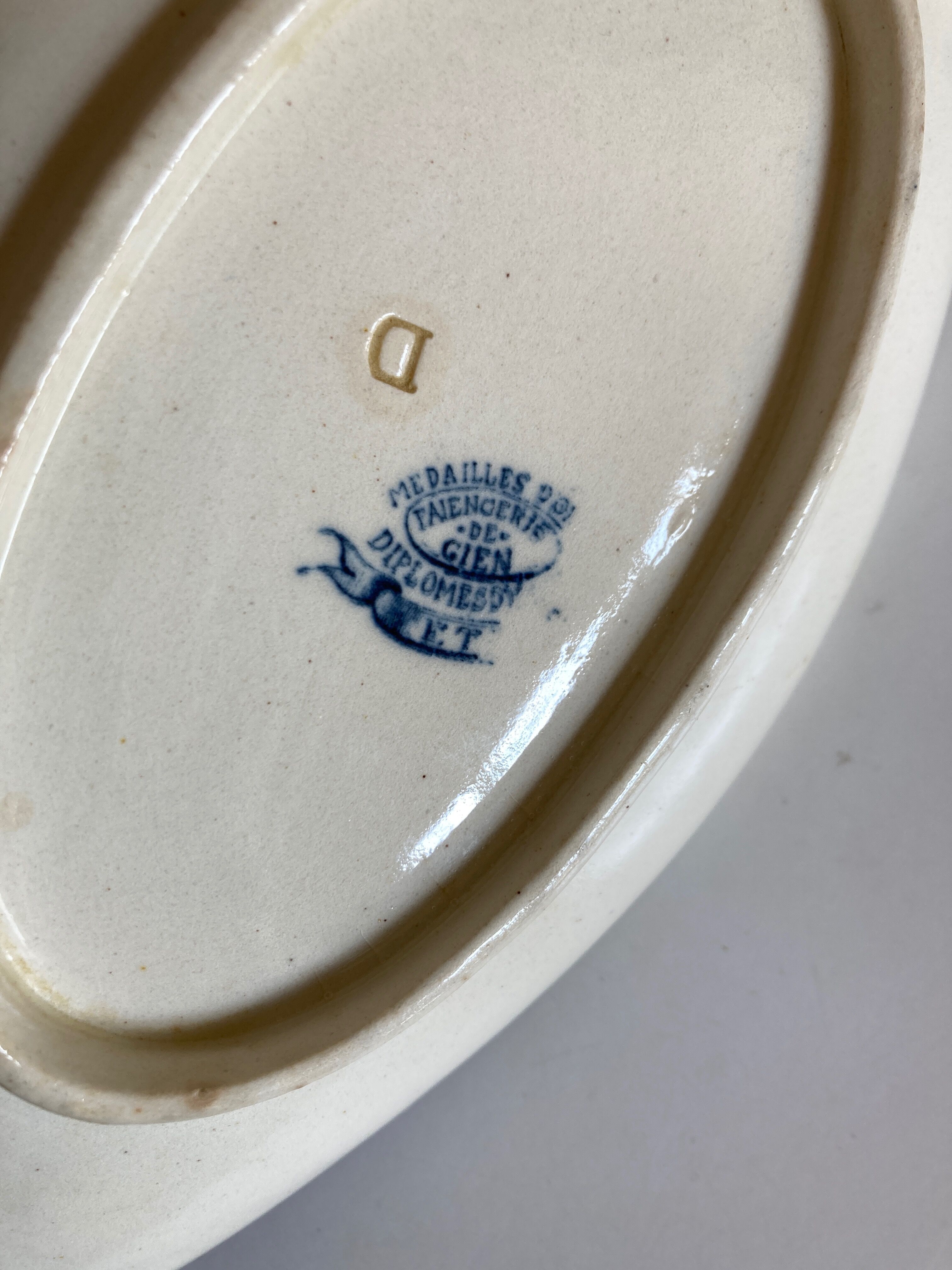 Dish raviots in Gien earthenware 19th decoration Summer blue black