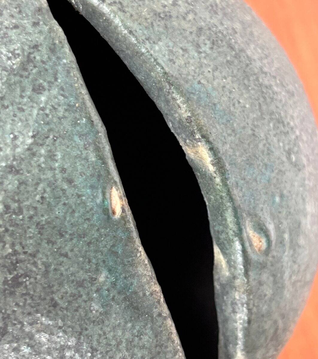 Minimalist vase by Dutch studio from the mid-century by Piet Knepper for Mobach, 1960s.