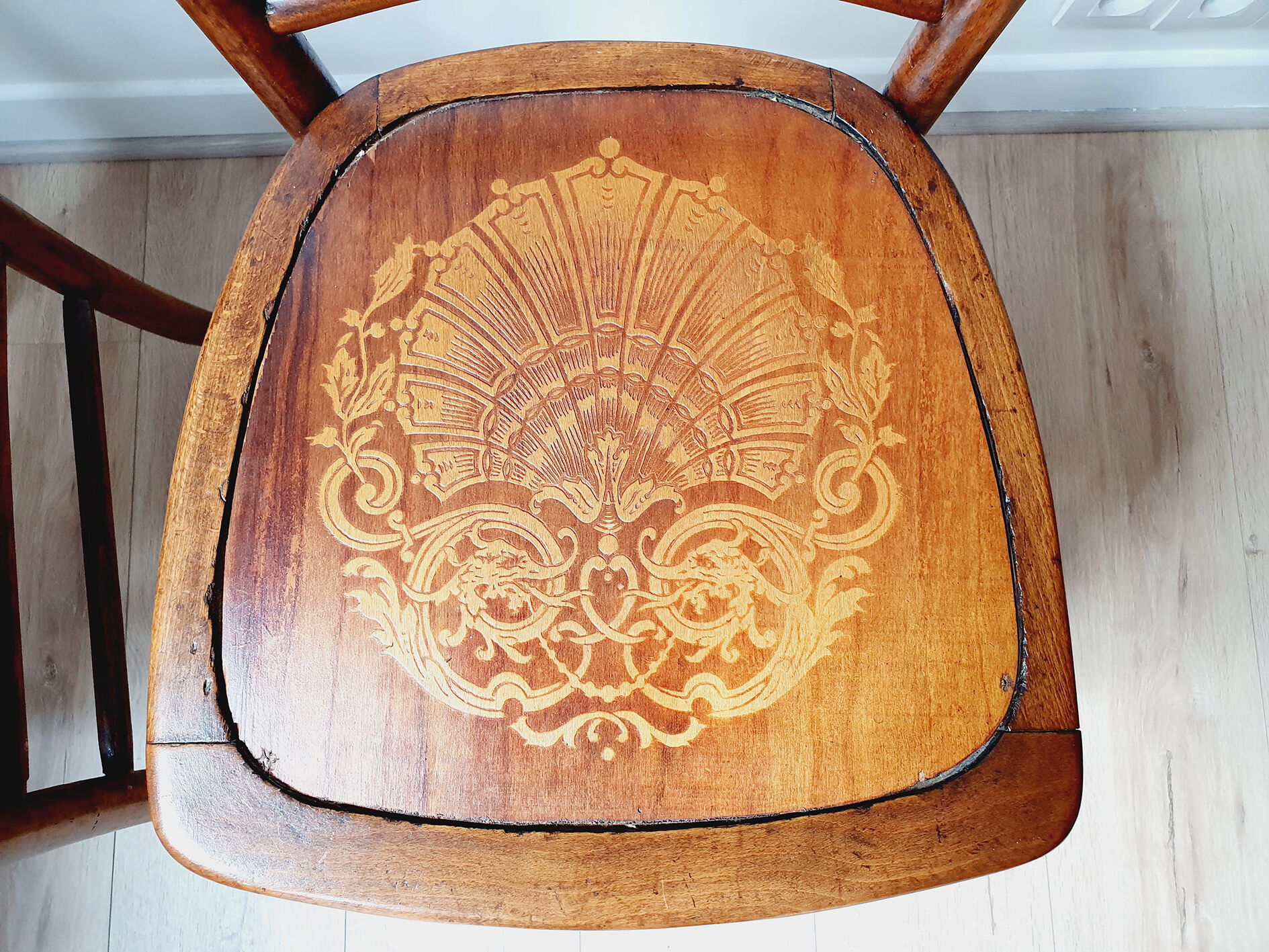 Paire de chaises bistrot art nouveau
