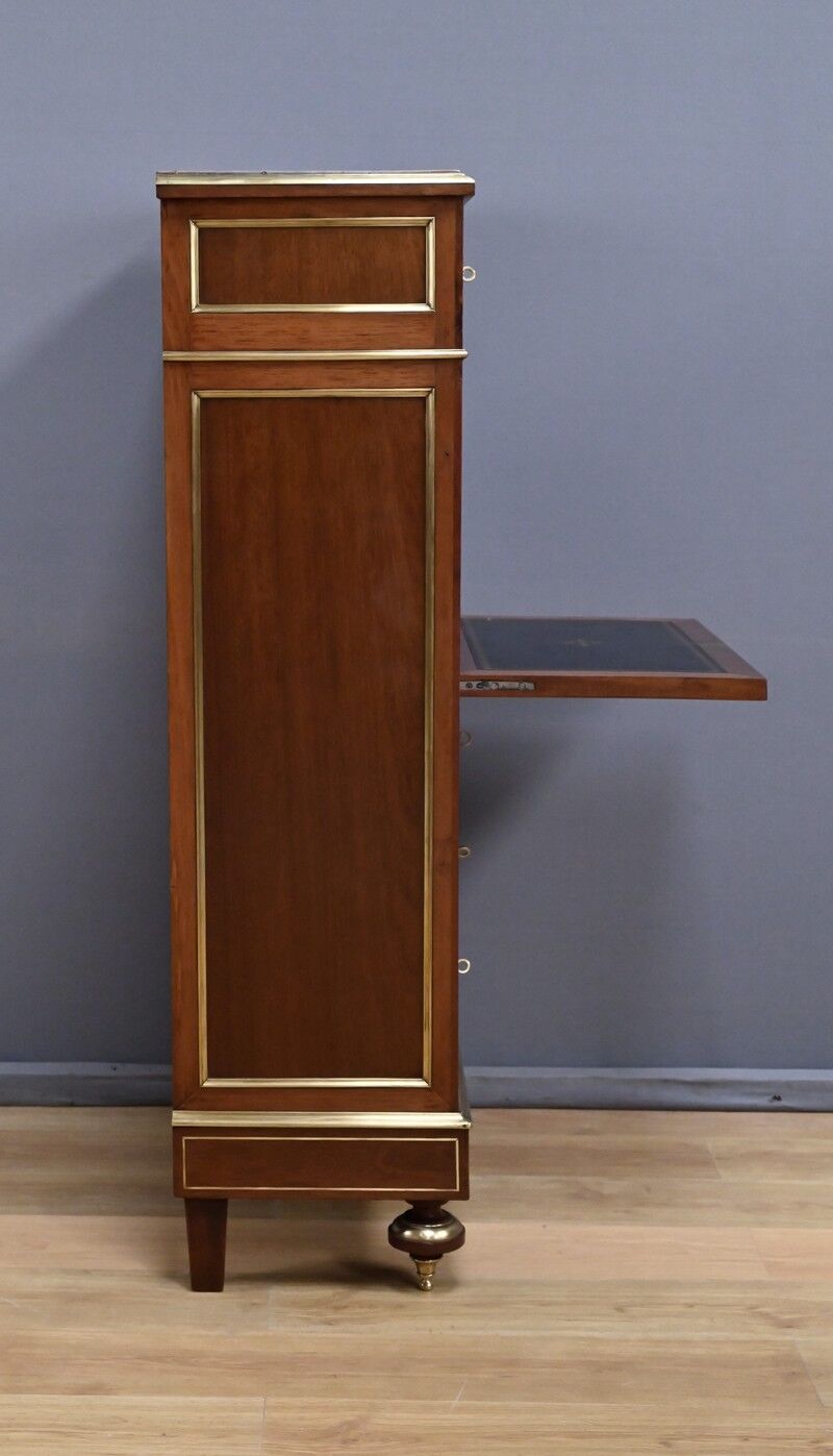 Secrétaire en acajou, style Louis XVI, époque Napoléon III – 2ème partie XIXe