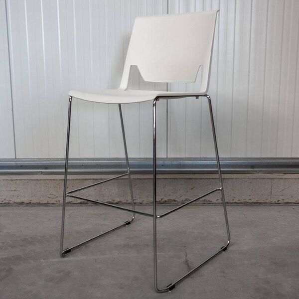 Tabouret haut Very de chez Haworth blanc et chromé