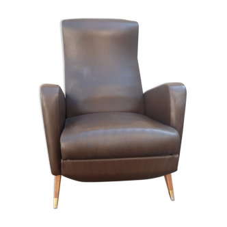 Fauteuil en simili cuir de couleur brun