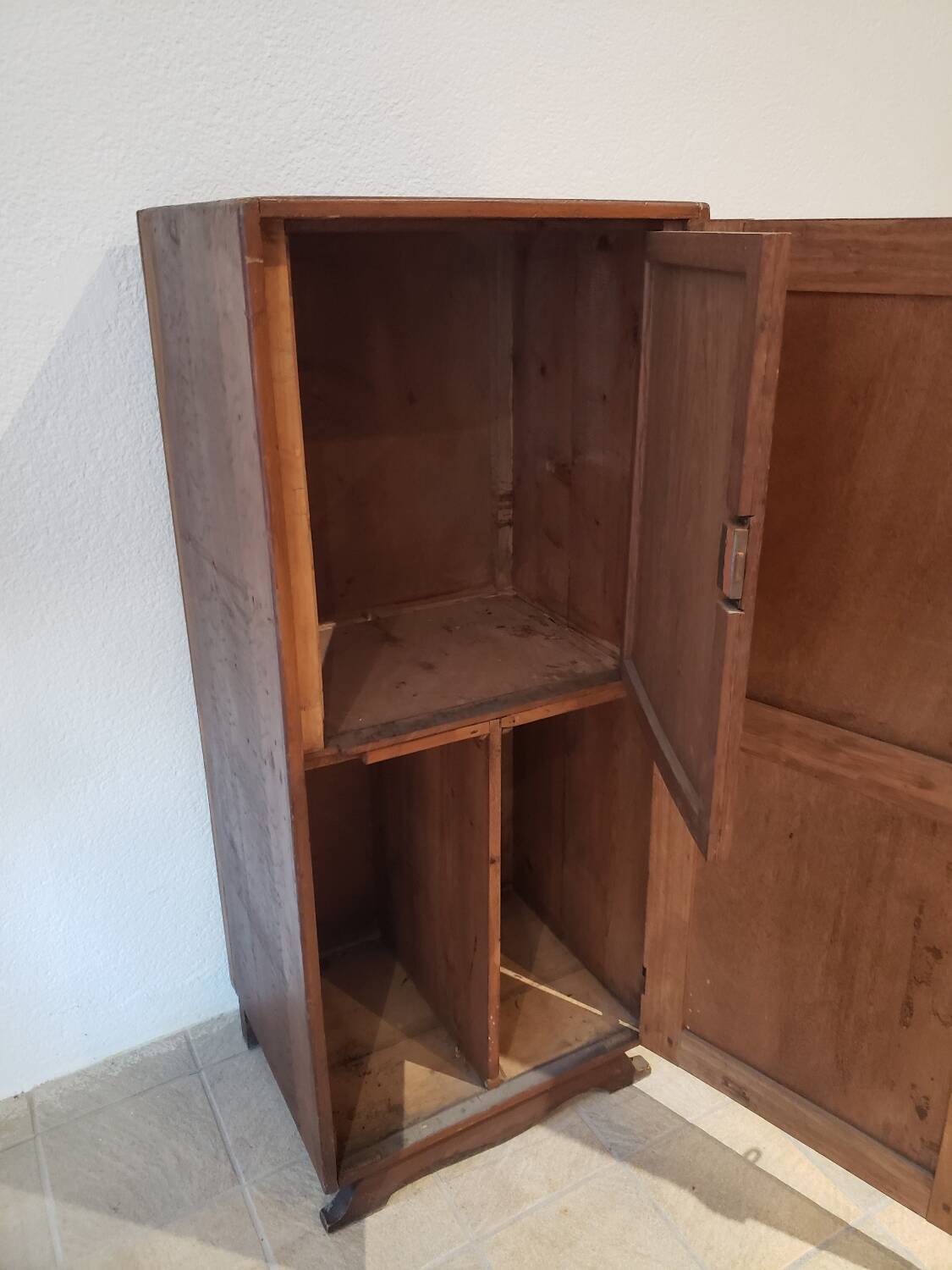 Small chest of drawers