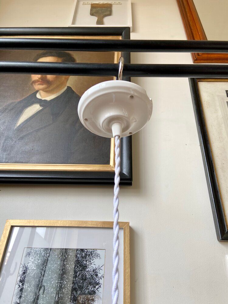 White glass hanging lamp