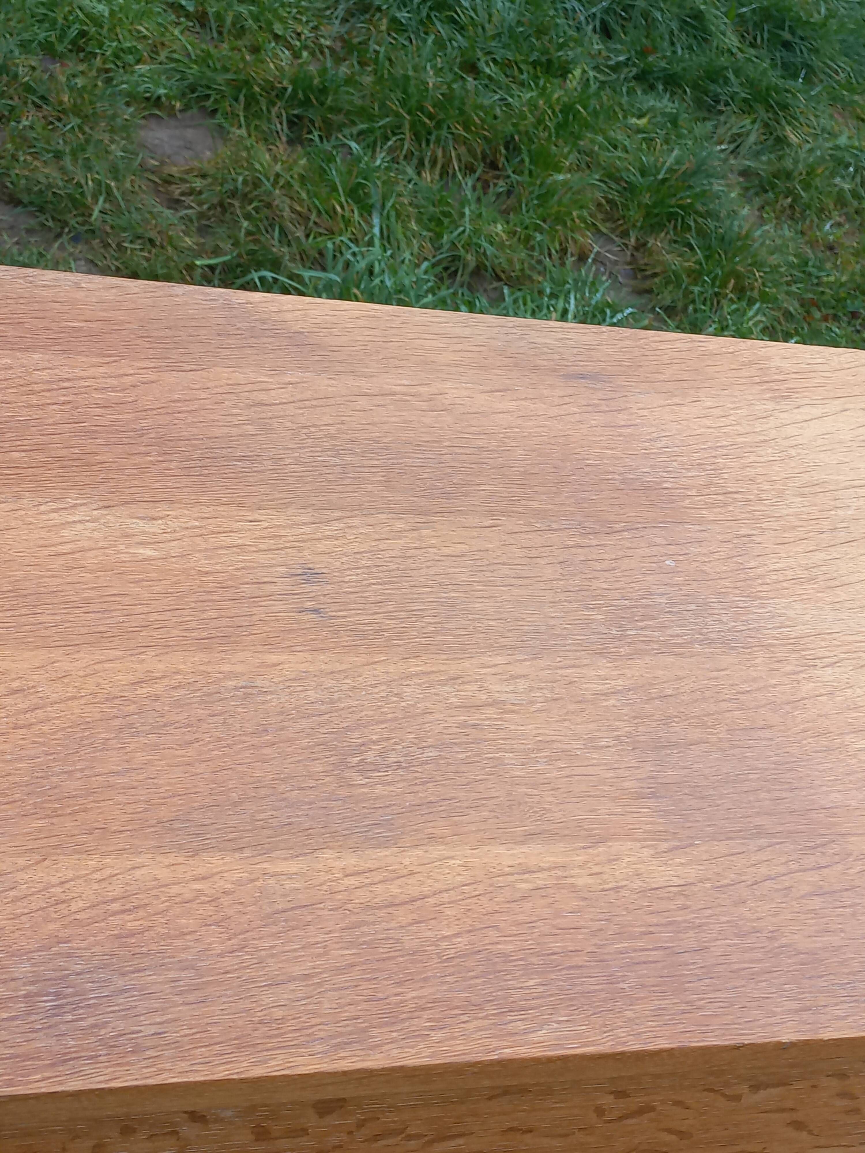 Vintage oak chest of drawers with 4 drawers from the 1960s.