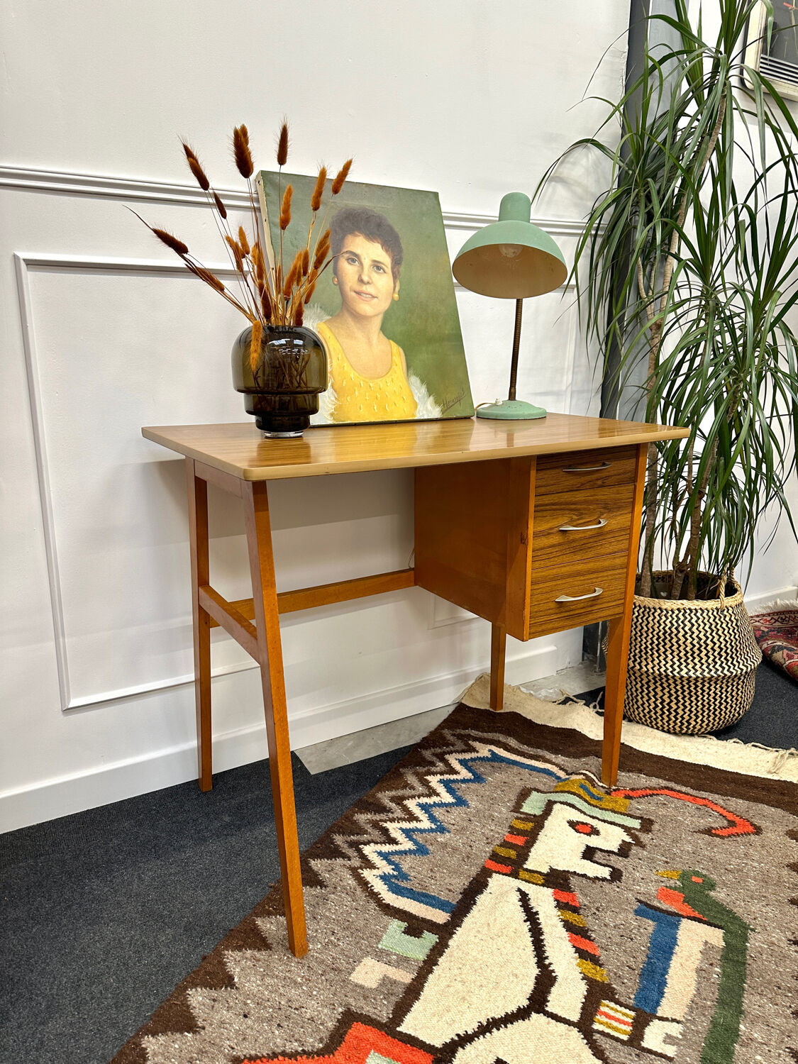 Desk formica compass legs