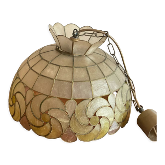 Mother-of-pearl and brass suspension