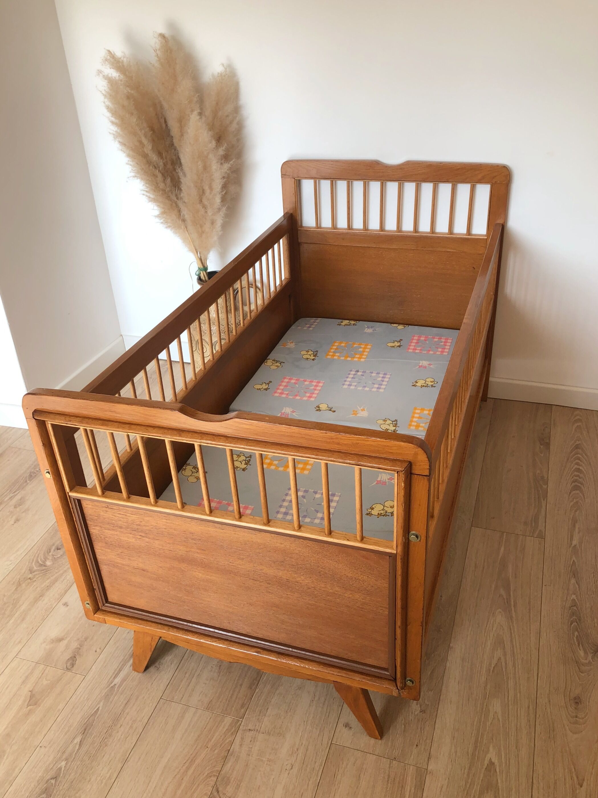 1960s crib
