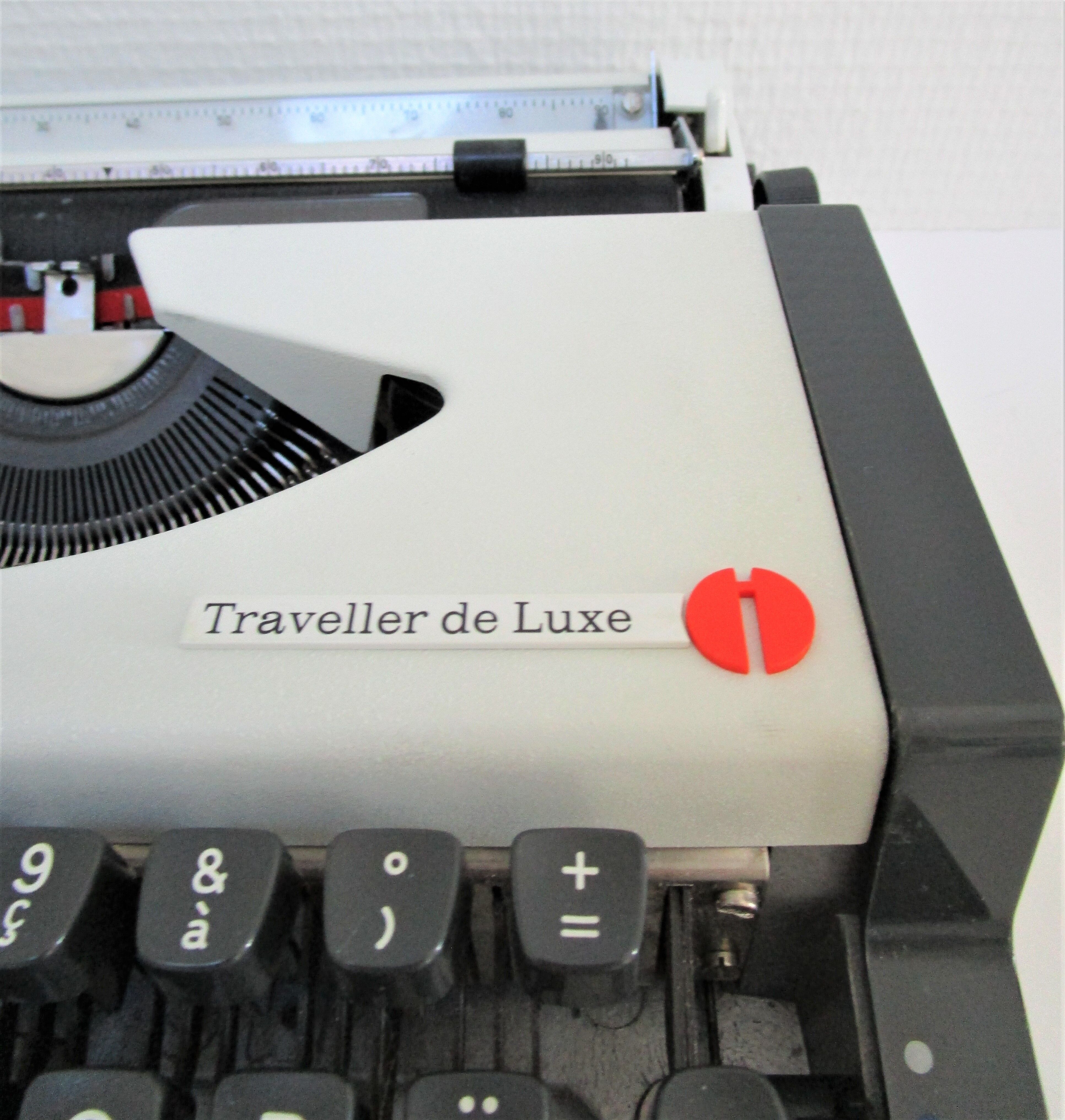 Olympia traveller typewriter luxury 70s