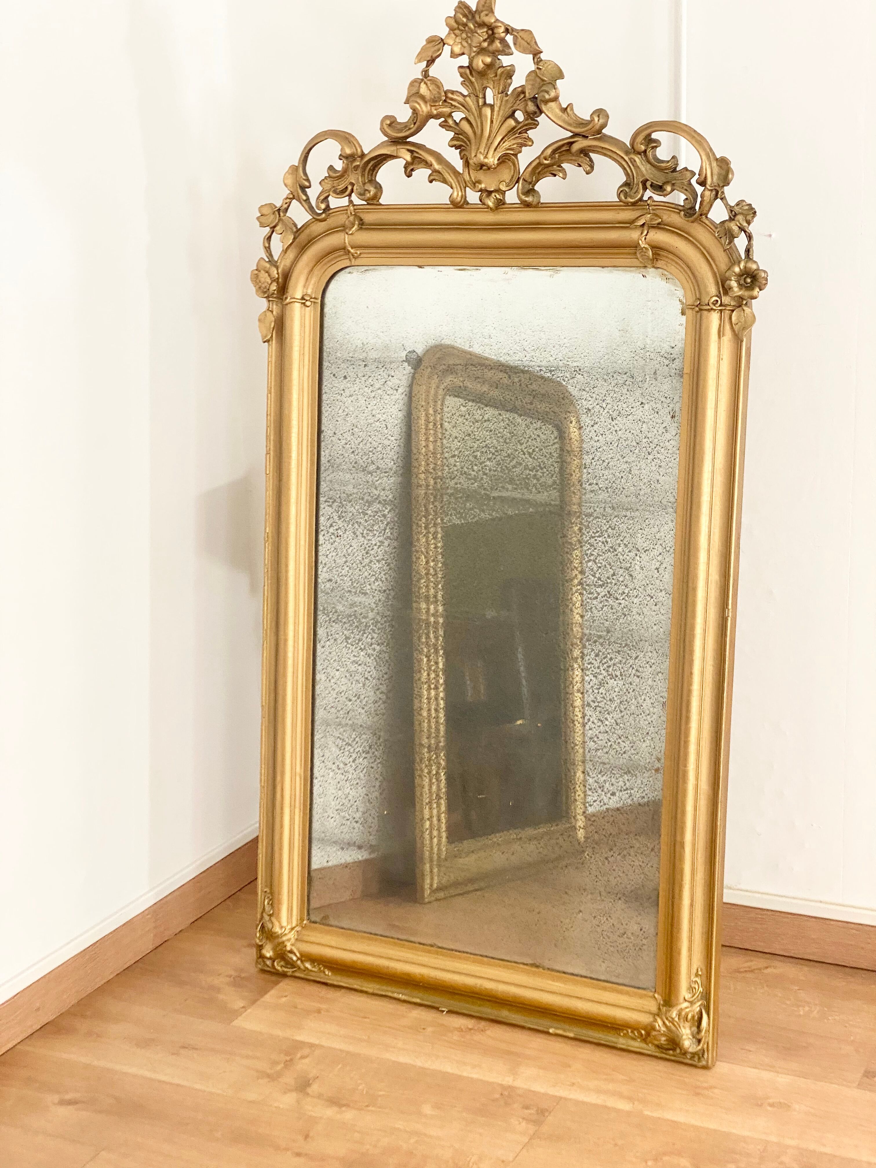 Old mirror with pediment 162x82cm