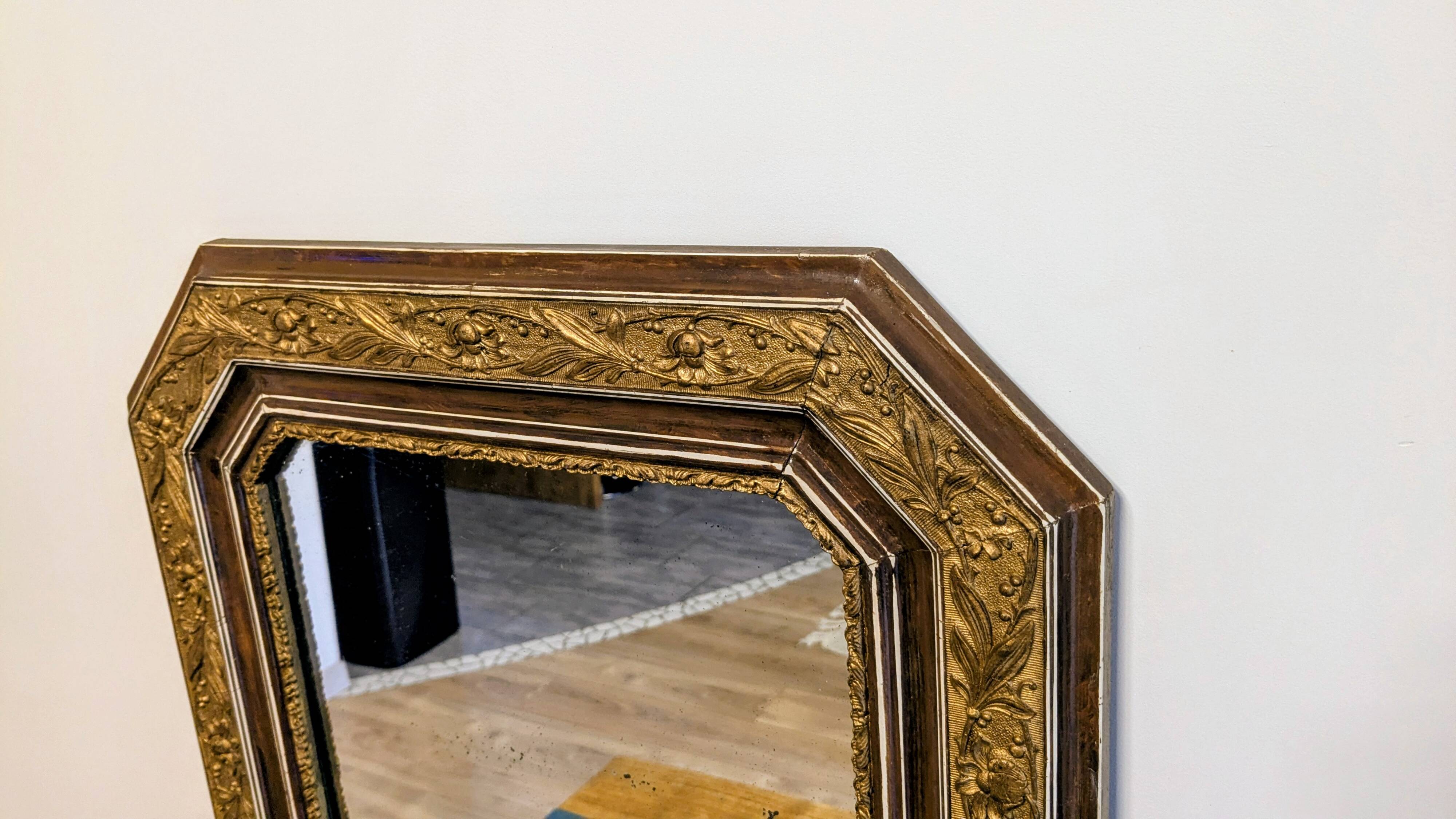 Antique gilt mirror with beveled corners, 70 x 51 cm – Chic decor