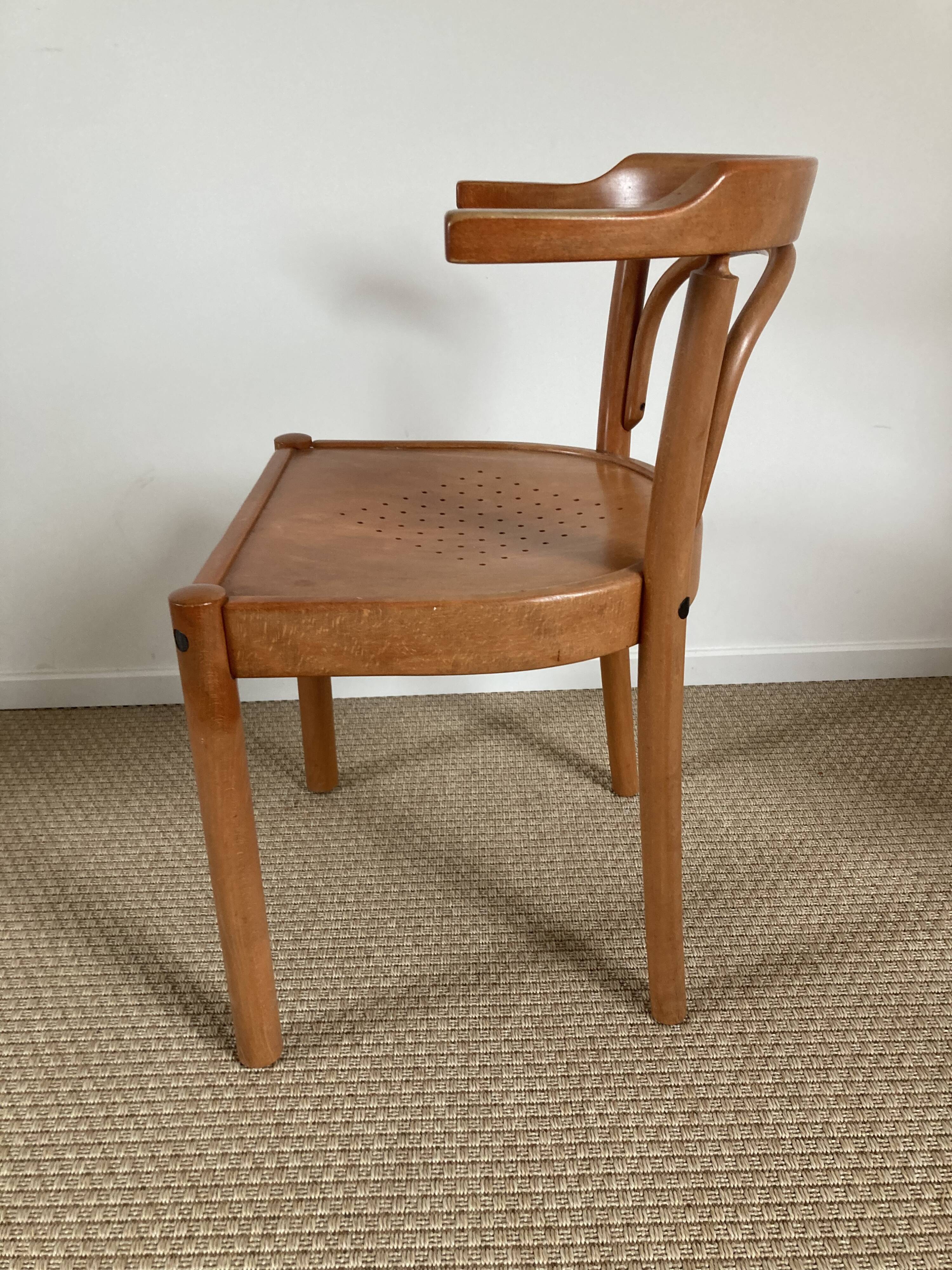 Lot 4 chairs