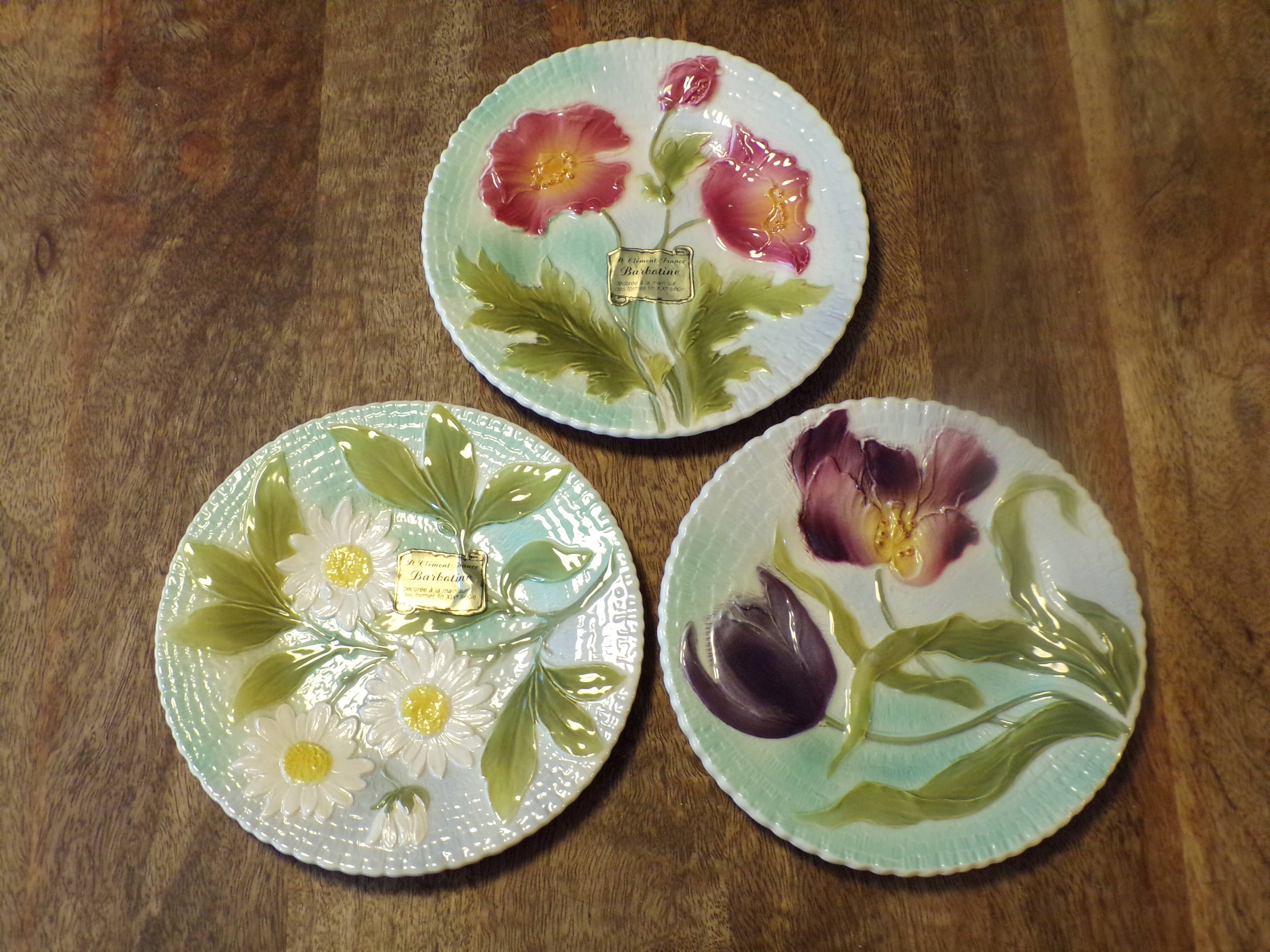 Set of 3 St Clément flower slip plates