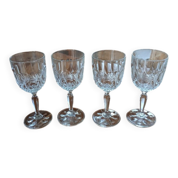 4 verres à pied anciens