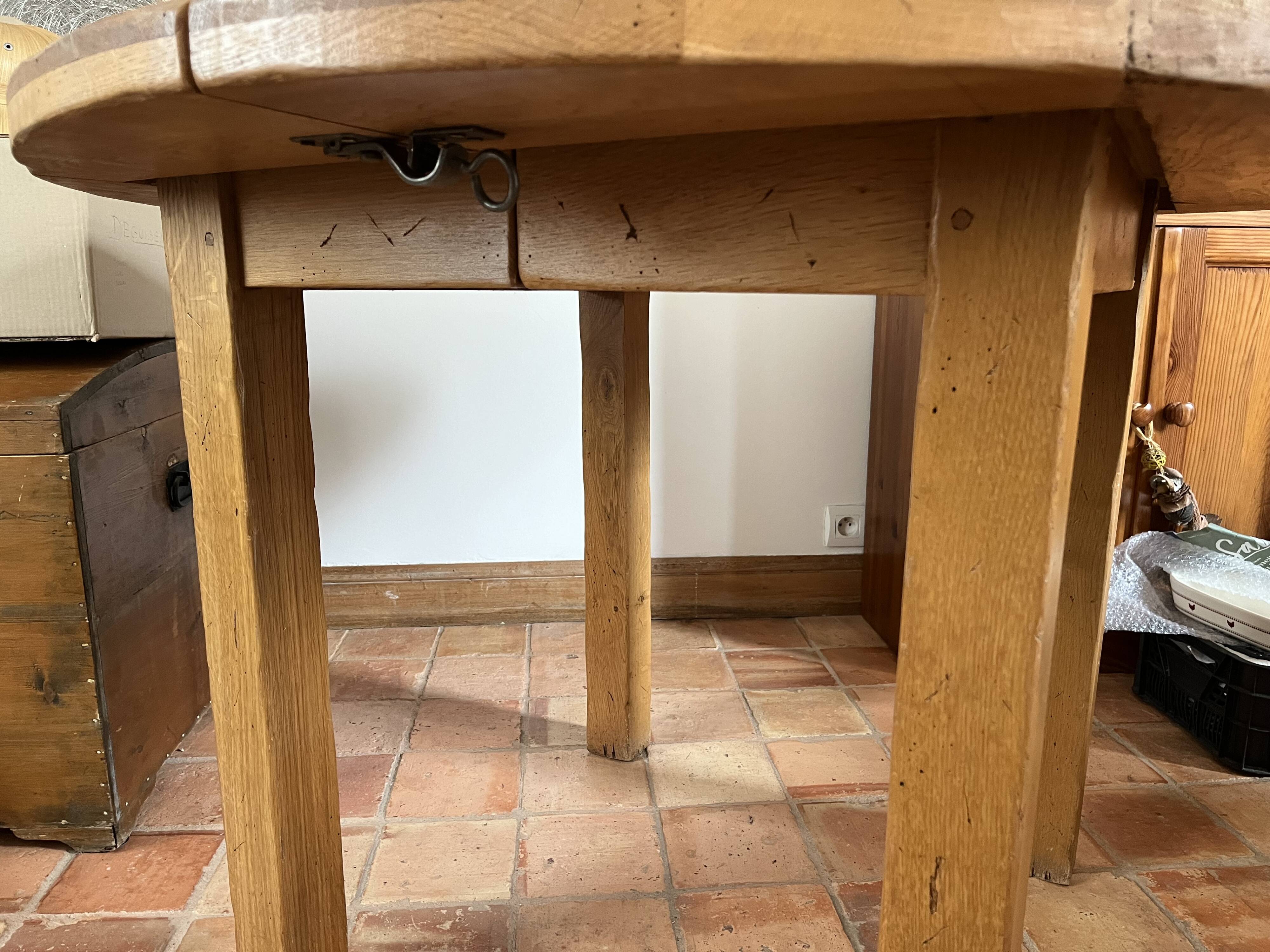 Round solid wood table