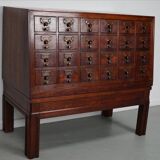 Armoire d'apothicaire/classeur antique en chêne hollandais, années 1920