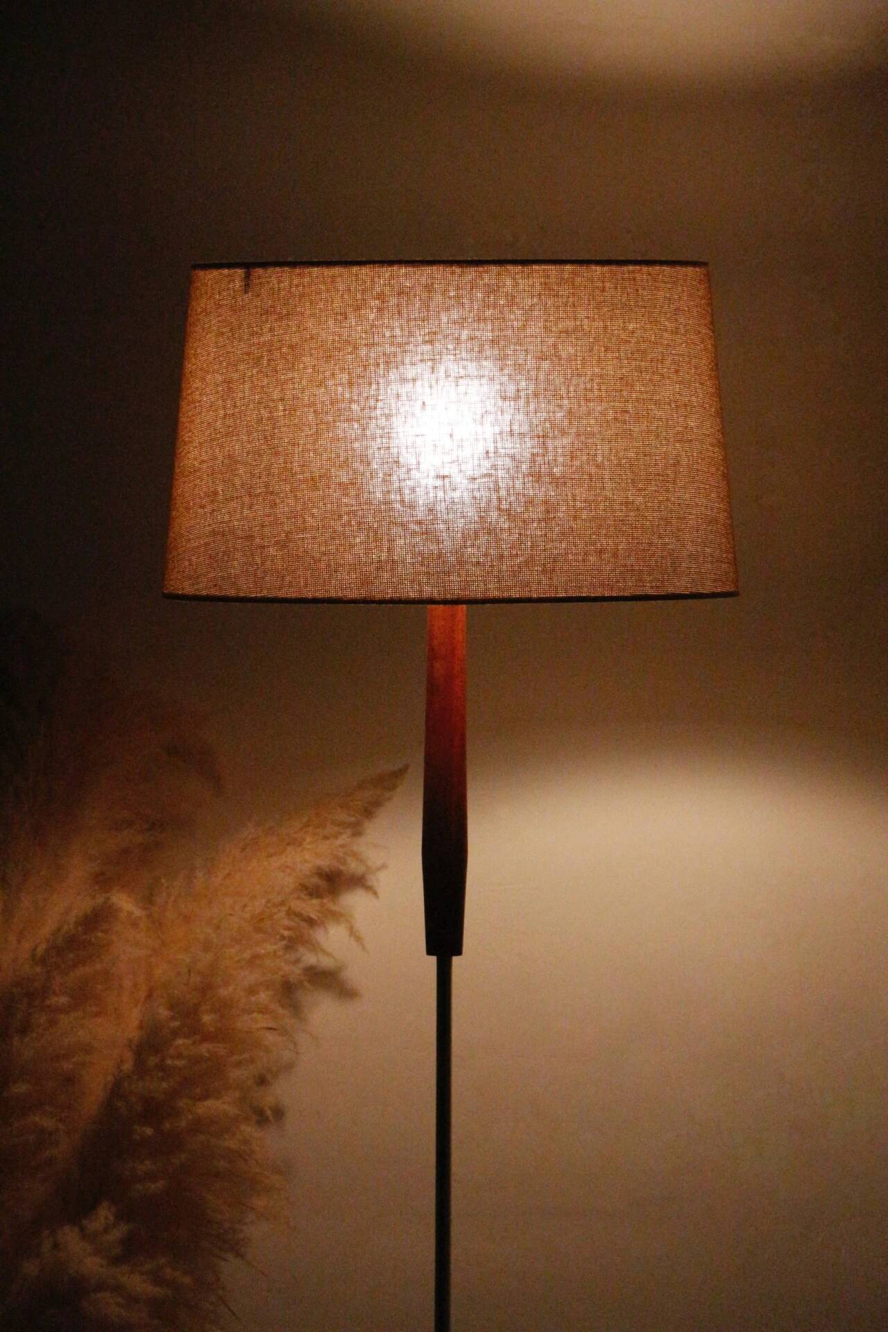 Vintage teak floor lamp from the 60s – renovated & chic design