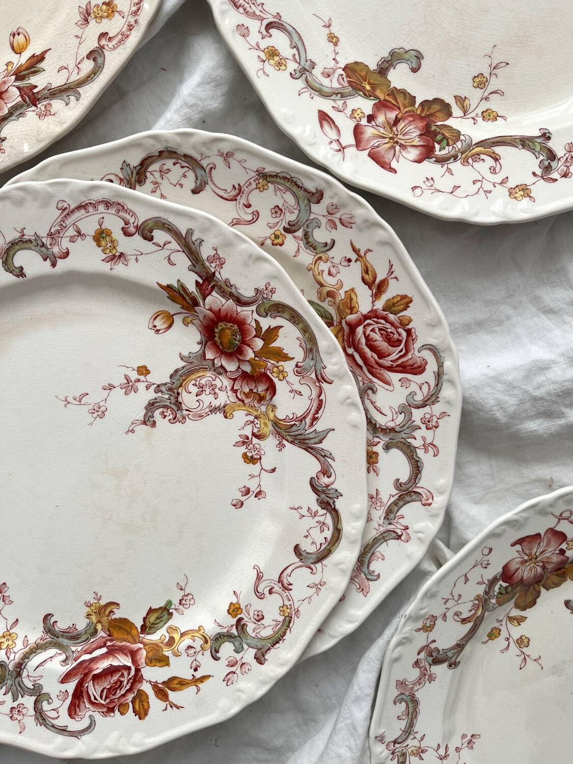 8 polychrome ironstone dinner plates "Wentworth" by Emile Bourgeois