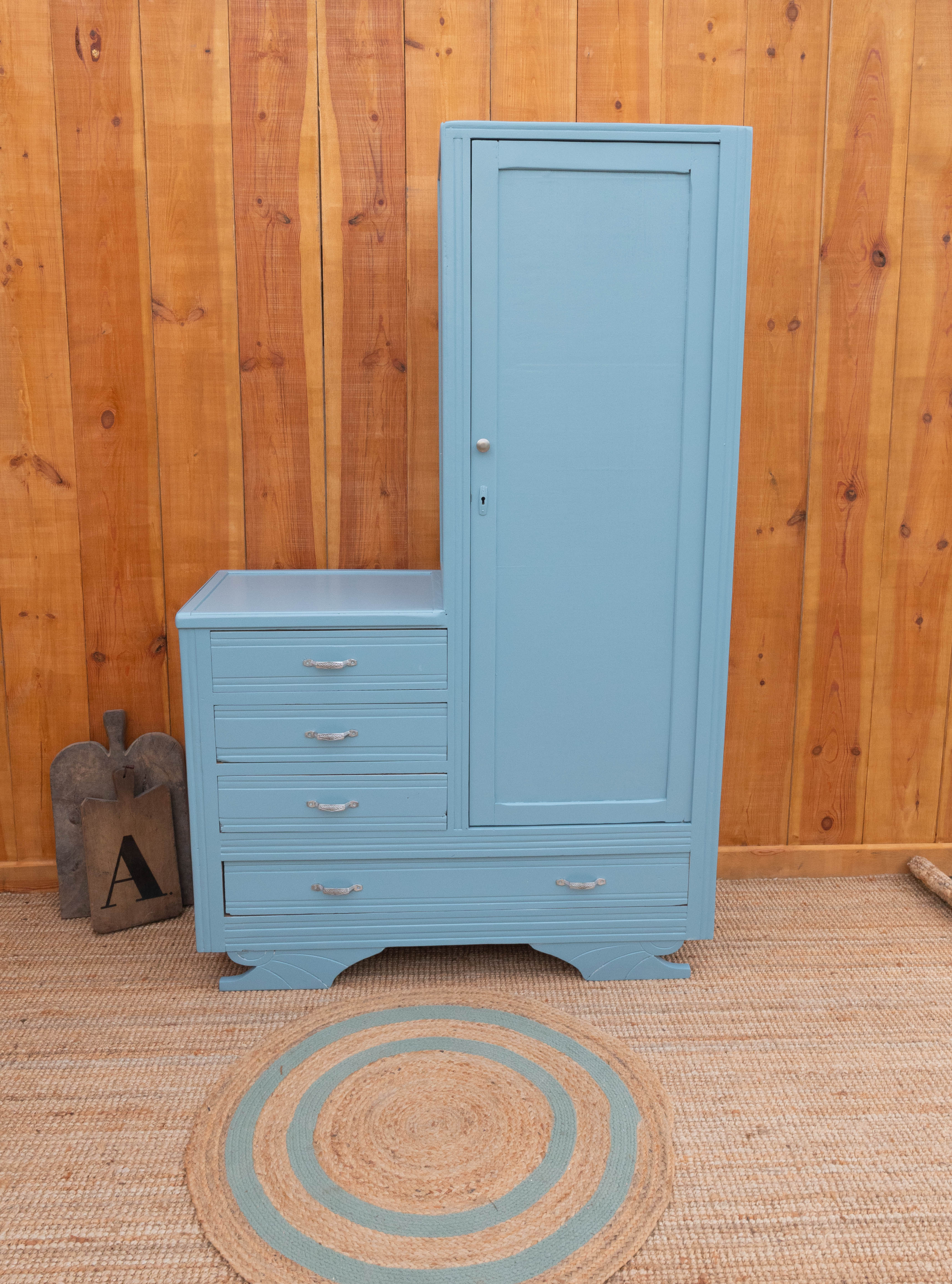 Armoire asymétrique