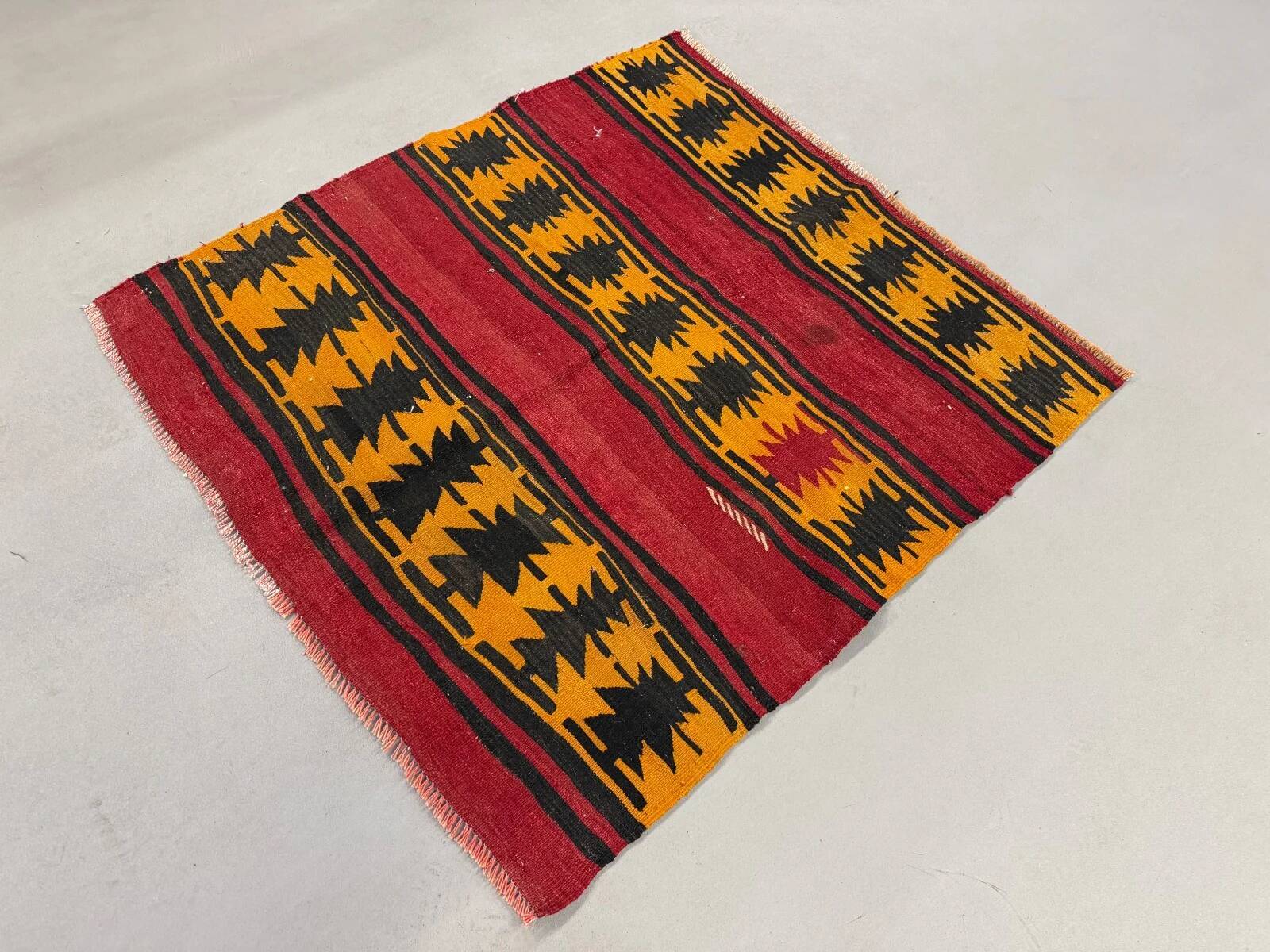Small Turkish Kilim rug 116x110 cm square tribal kelim rug, 2517