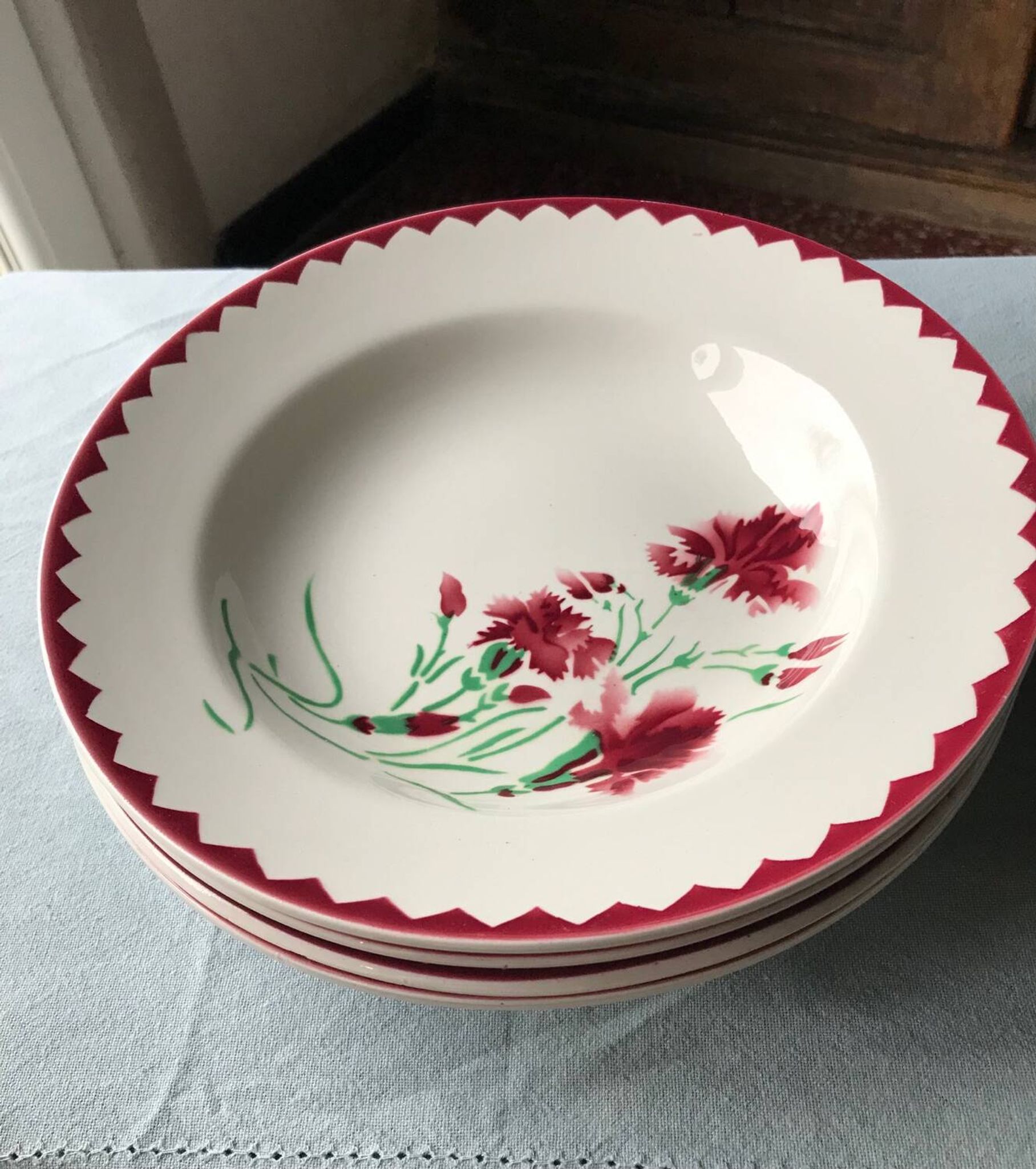 Lot de 4 assiettescreuses Digoin Sarreguemines modèle œillets