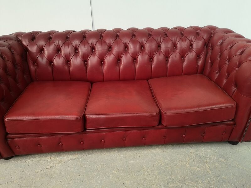 Sofa chesterfield convertible red leather
