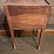 Petite table de chevet ancienne en bois – esprit vintage
