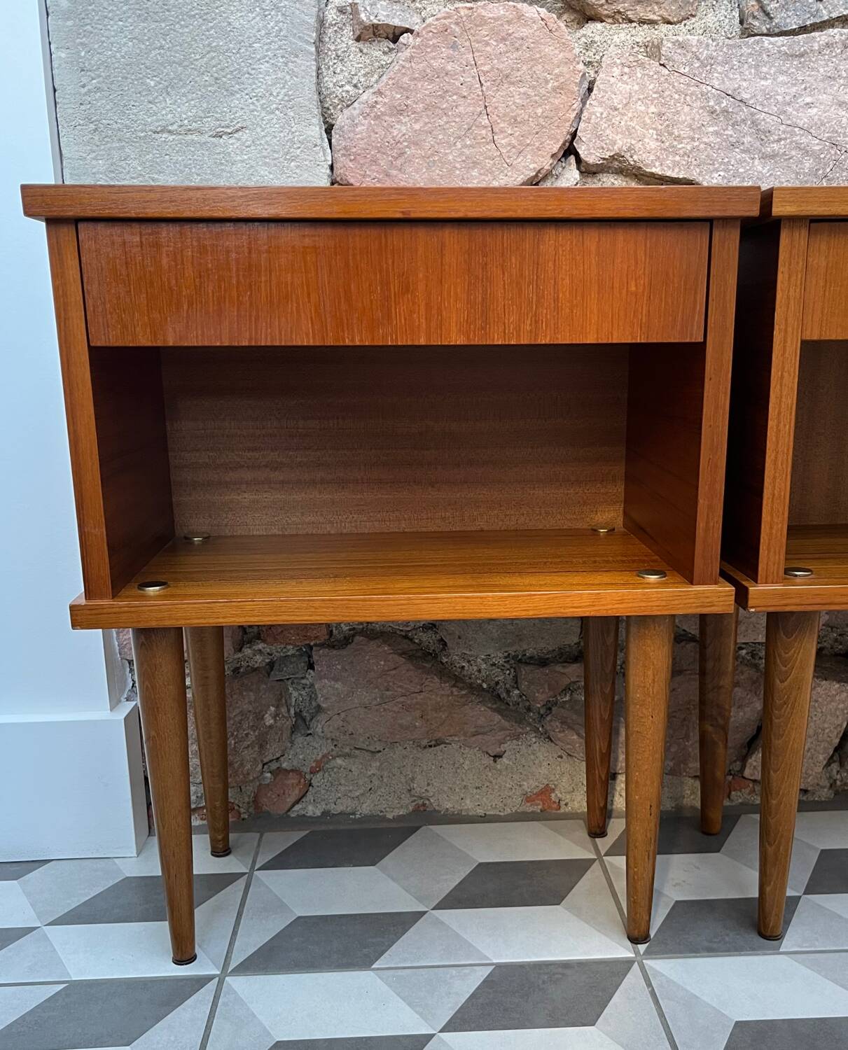 Pair of bedside tables with tapered legs, 1960s/70s