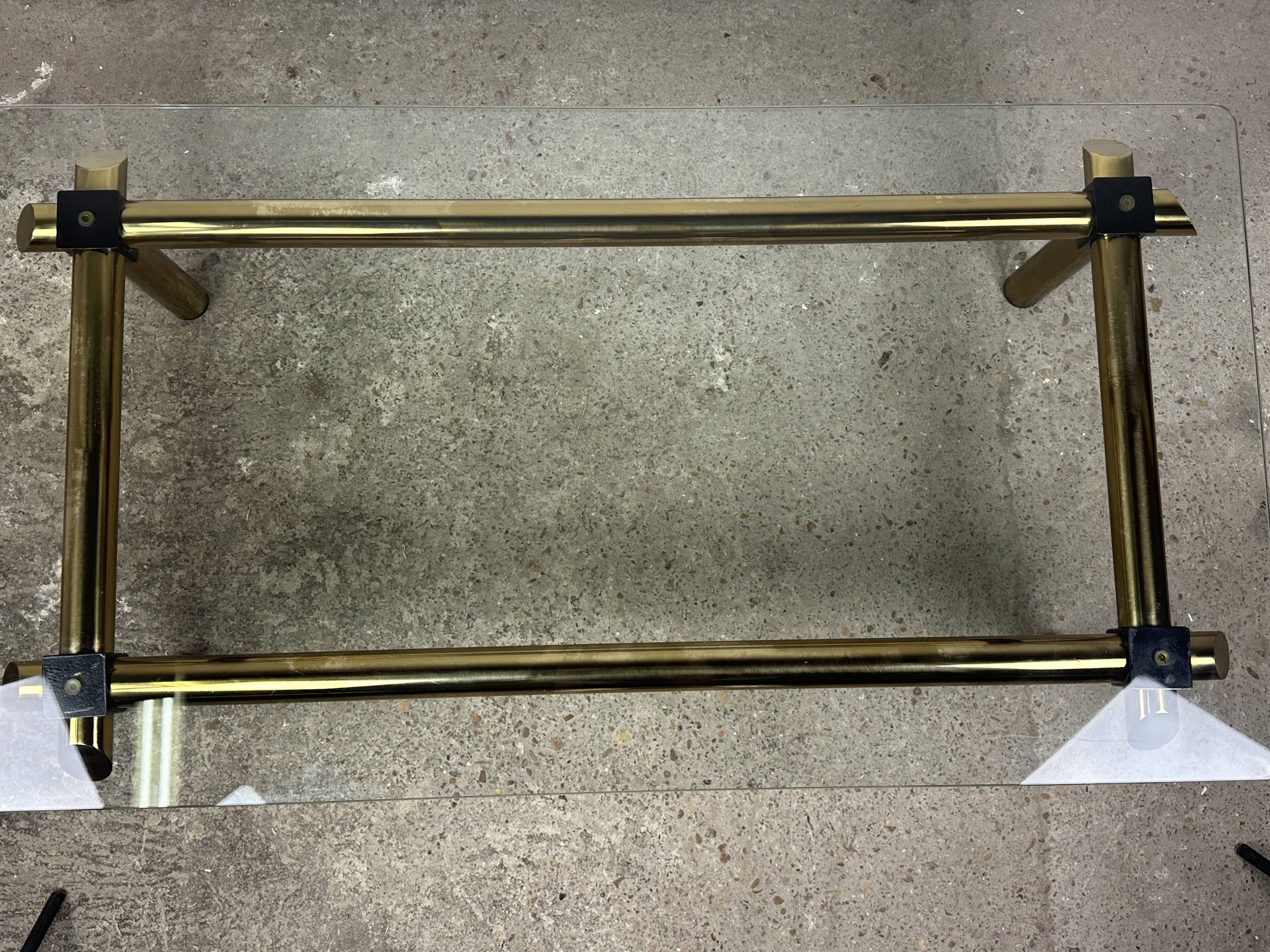 Vintage Italian coffee table 80'S in brass and iron