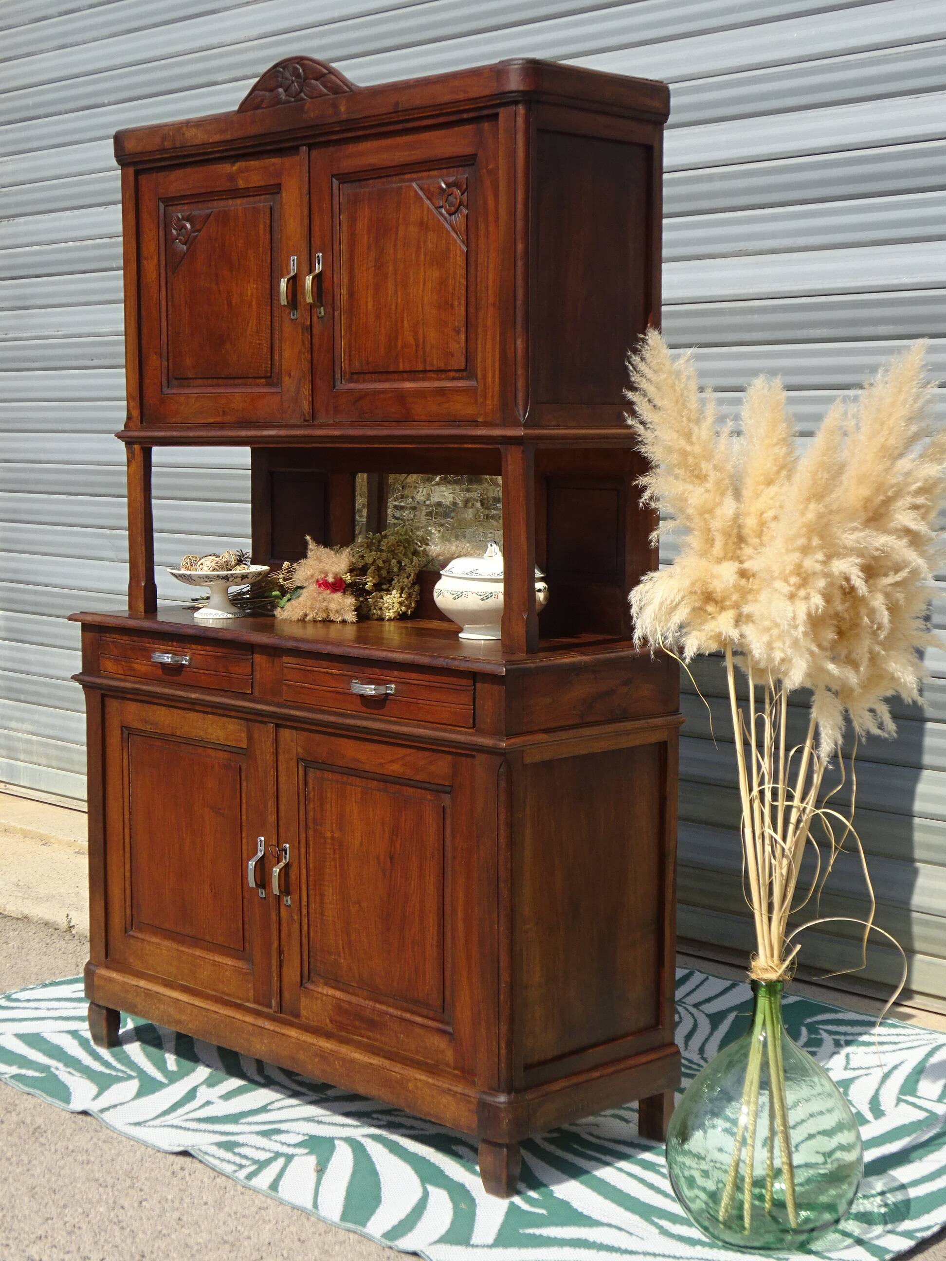 Buffet de cuisine, vaisselier ancien en noyer