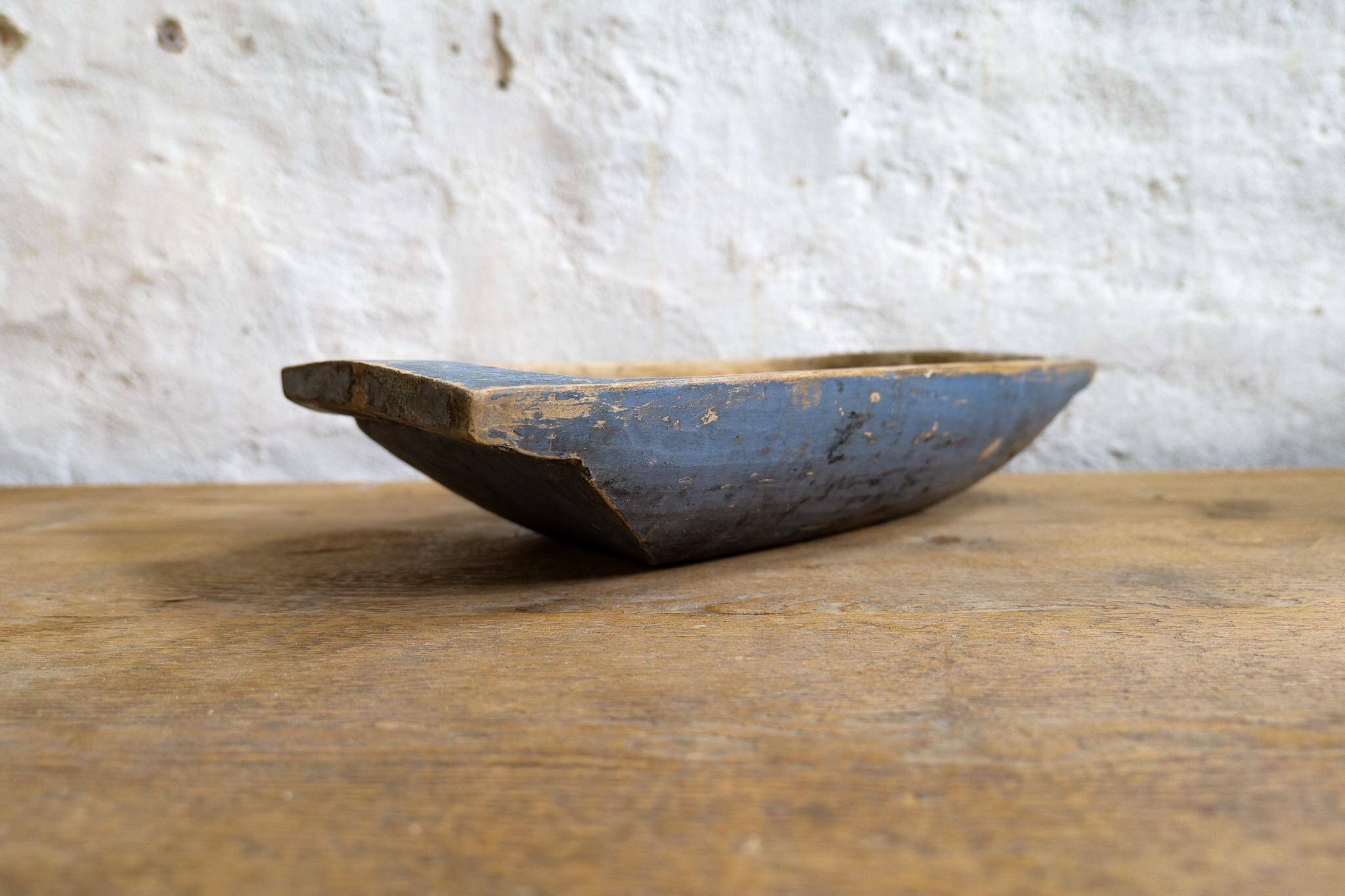 Swedish folk art, large unique blue farmer's bowl from the 19th century.