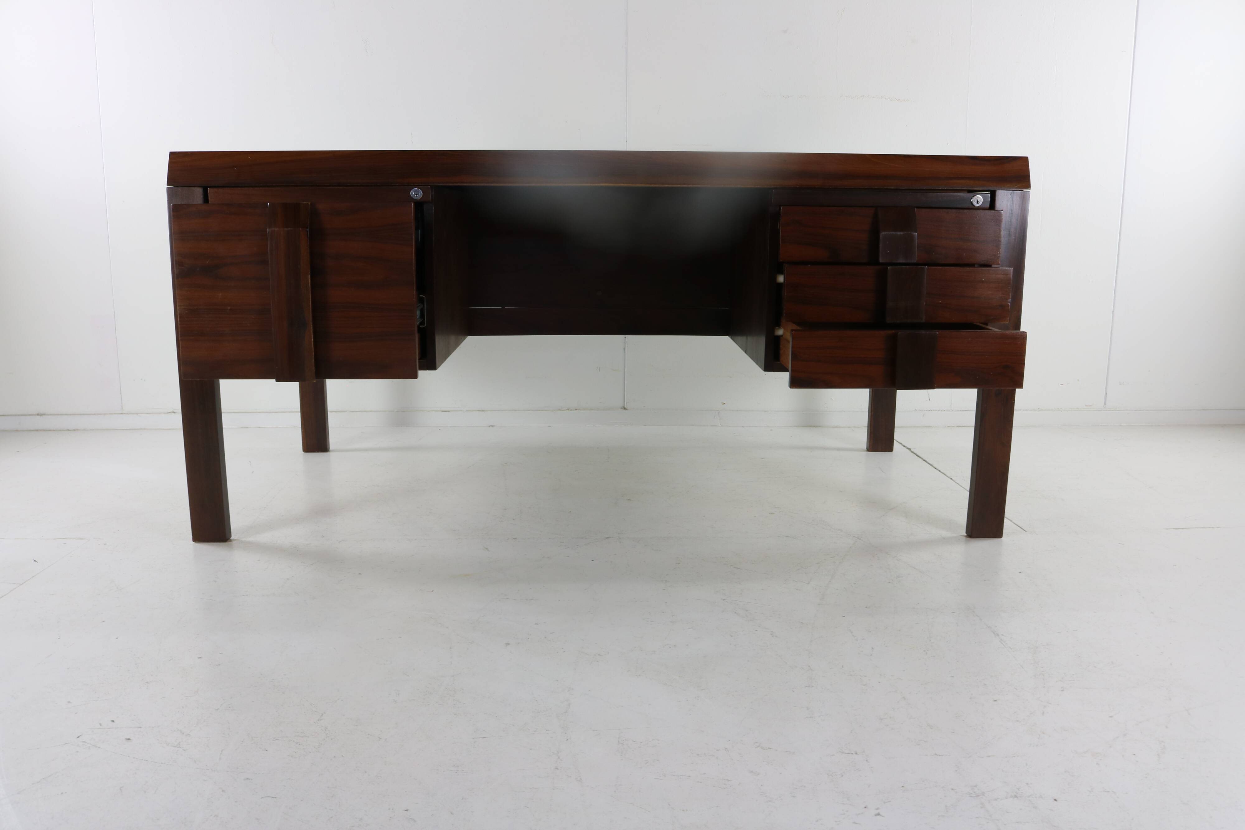 Sixties Brasilian jacaranda superb design desk by Jean Gillon for Italma