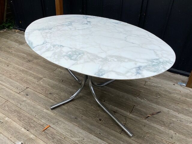 Table ovale marbre arabescato roche et bobois 1970