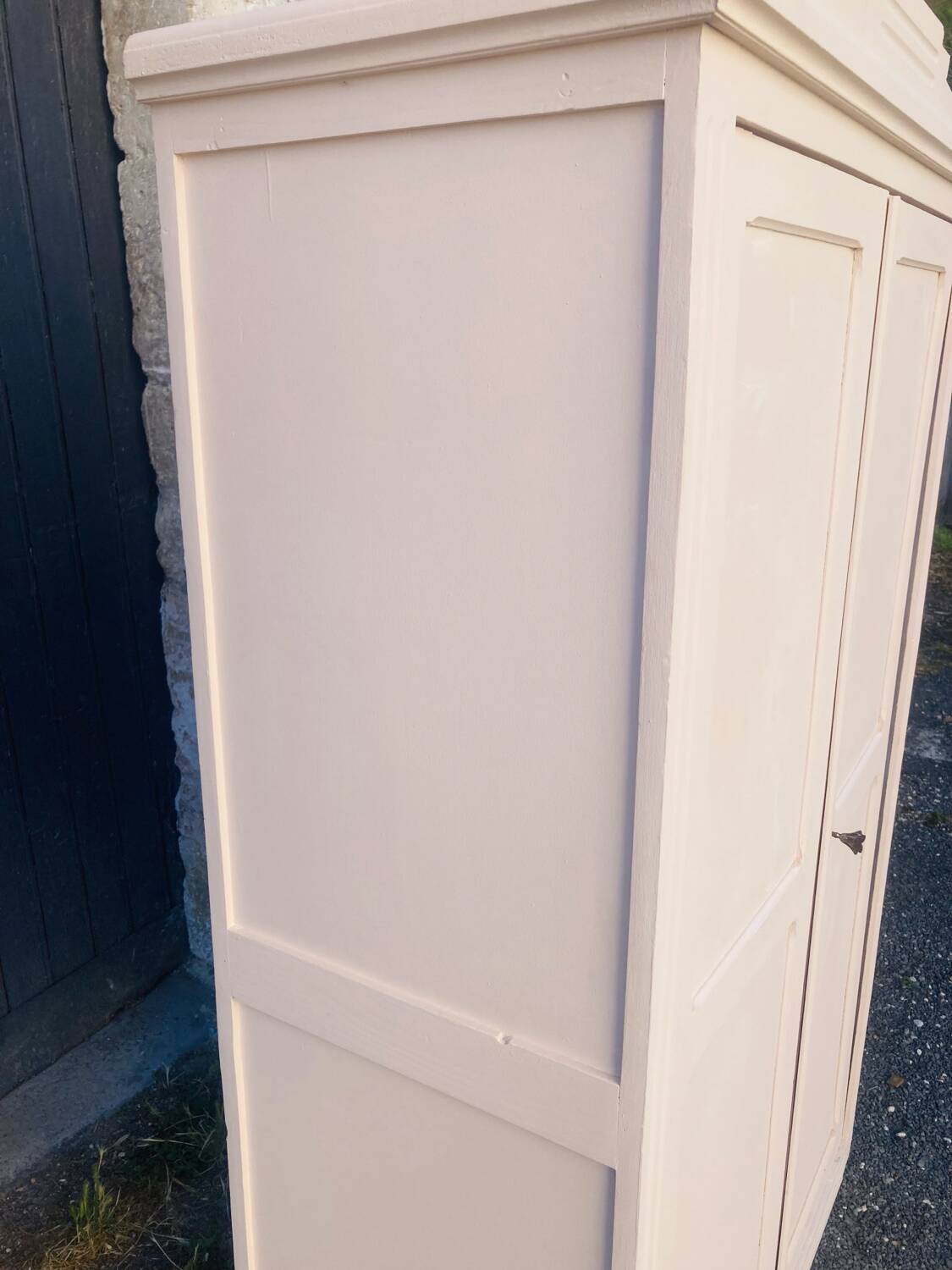 Small powder pink Parisian wardrobe