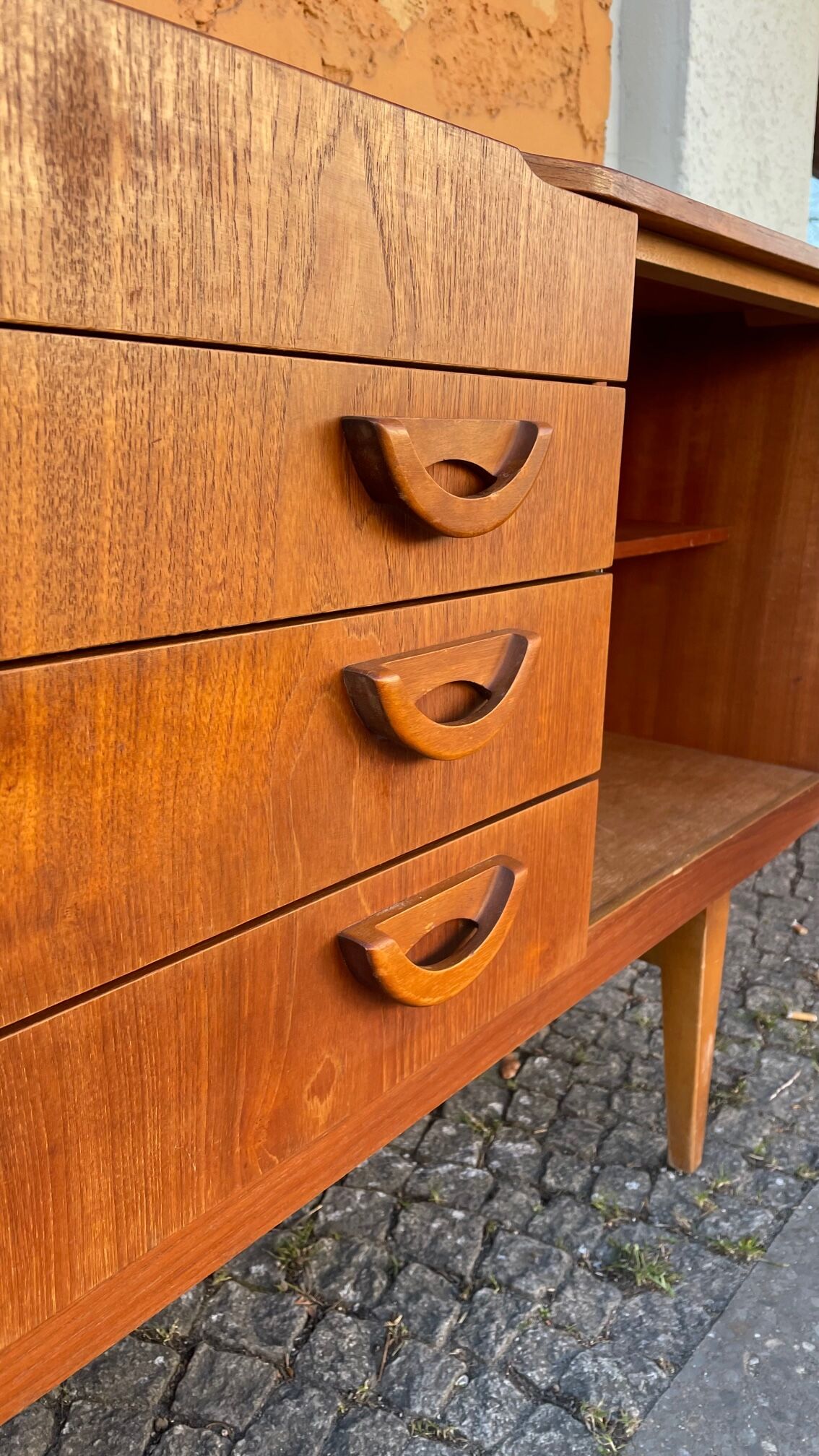 Atypical teak row from the 60s