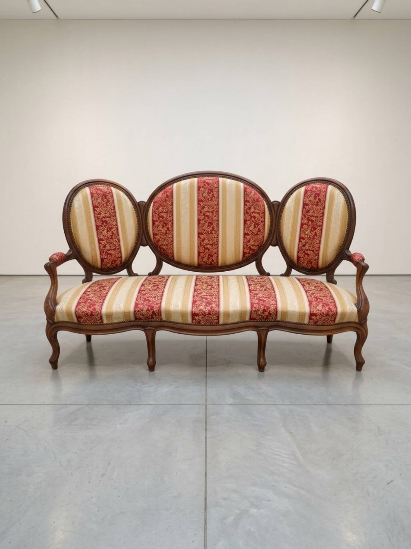 Exceptional Three-Seater Sofa Napoleon III - Triple Medallion - Style
