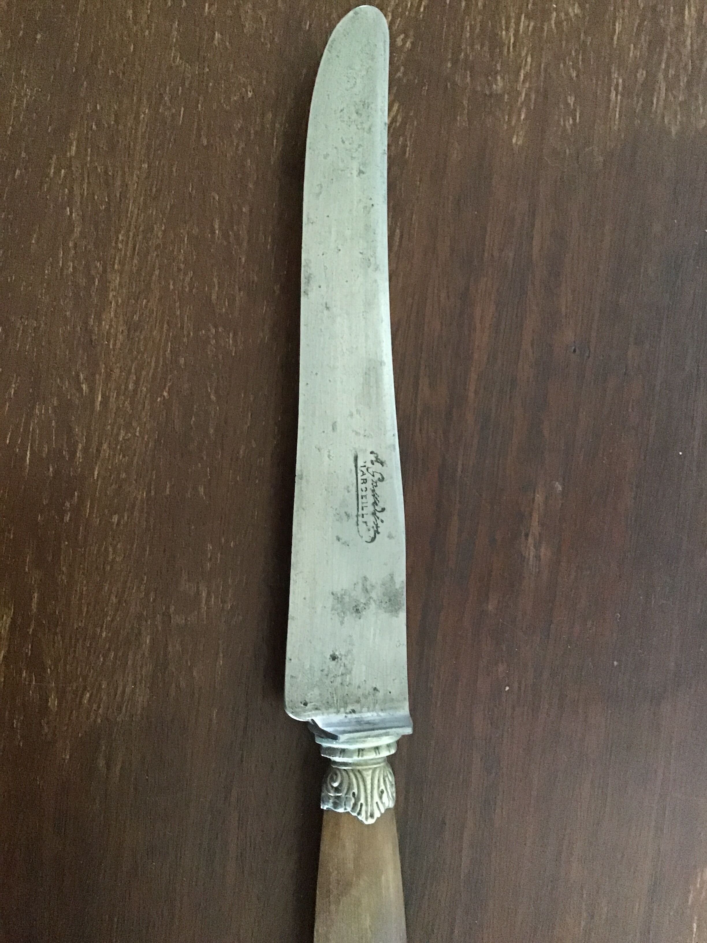 12 horned handle knives